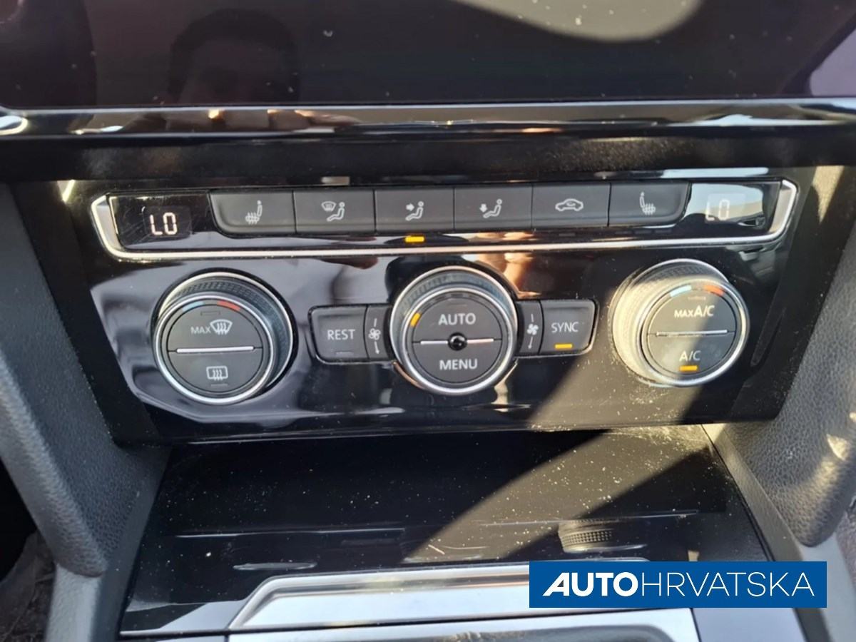 VOLKSWAGEN PASSAT 2.0 TDI Highline - JAMSTVO 15 MJESECI, 16.990,00 €, fotografija 17