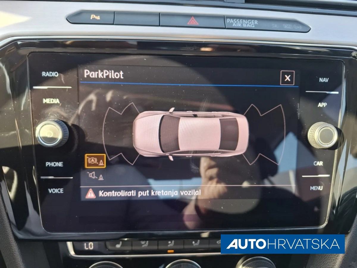 VOLKSWAGEN PASSAT 2.0 TDI Highline - JAMSTVO 15 MJESECI, 16.990,00 €, fotografija 19
