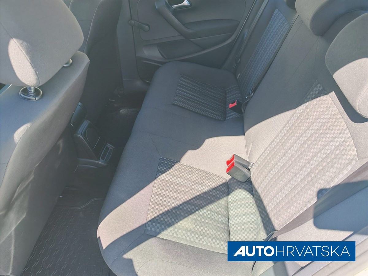 VOLKSWAGEN POLO 1.4 TDI TRENDLINE, 4.290,00 €, fotografija 18