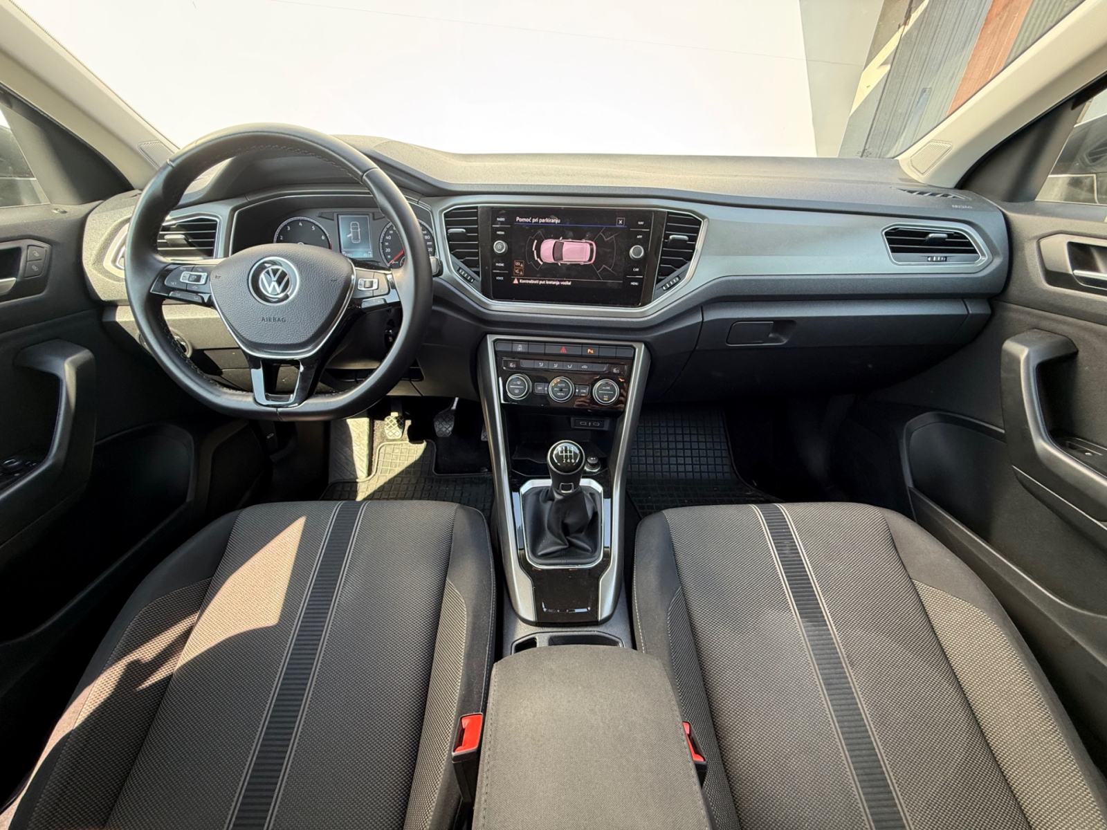 Volkswagen T-Roc 1,0 TSI BMT, fotografija 5