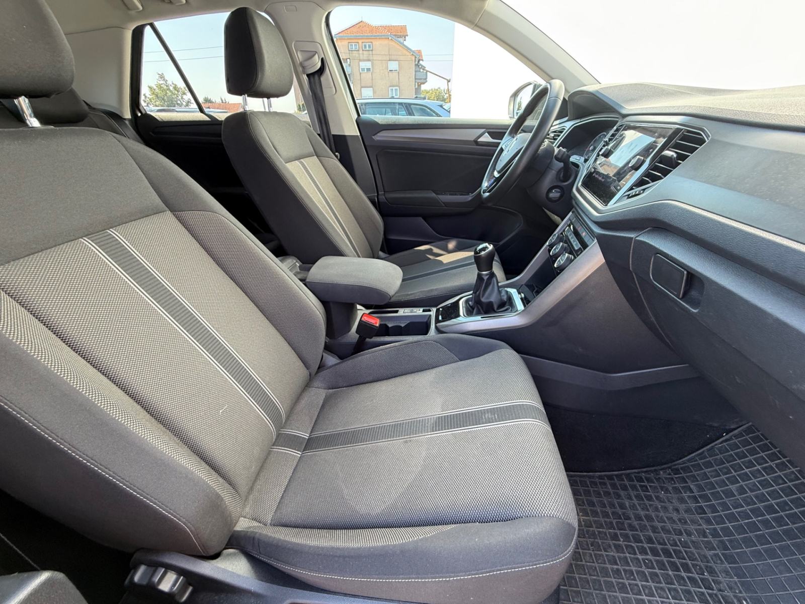 Volkswagen T-Roc 1,0 TSI BMT, fotografija 13