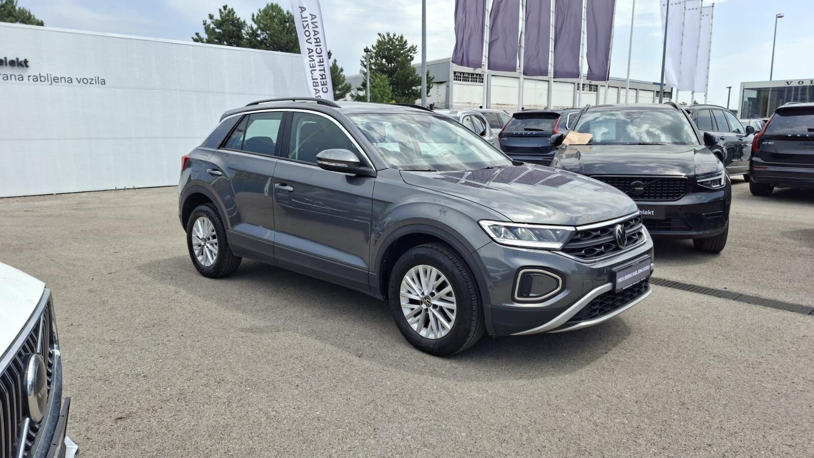 Volkswagen T-Roc 1.0 TSI LIFE, HR. porijeklo, Prvi Vlasnik, Jamstvo, pogled izvana - slika 4
