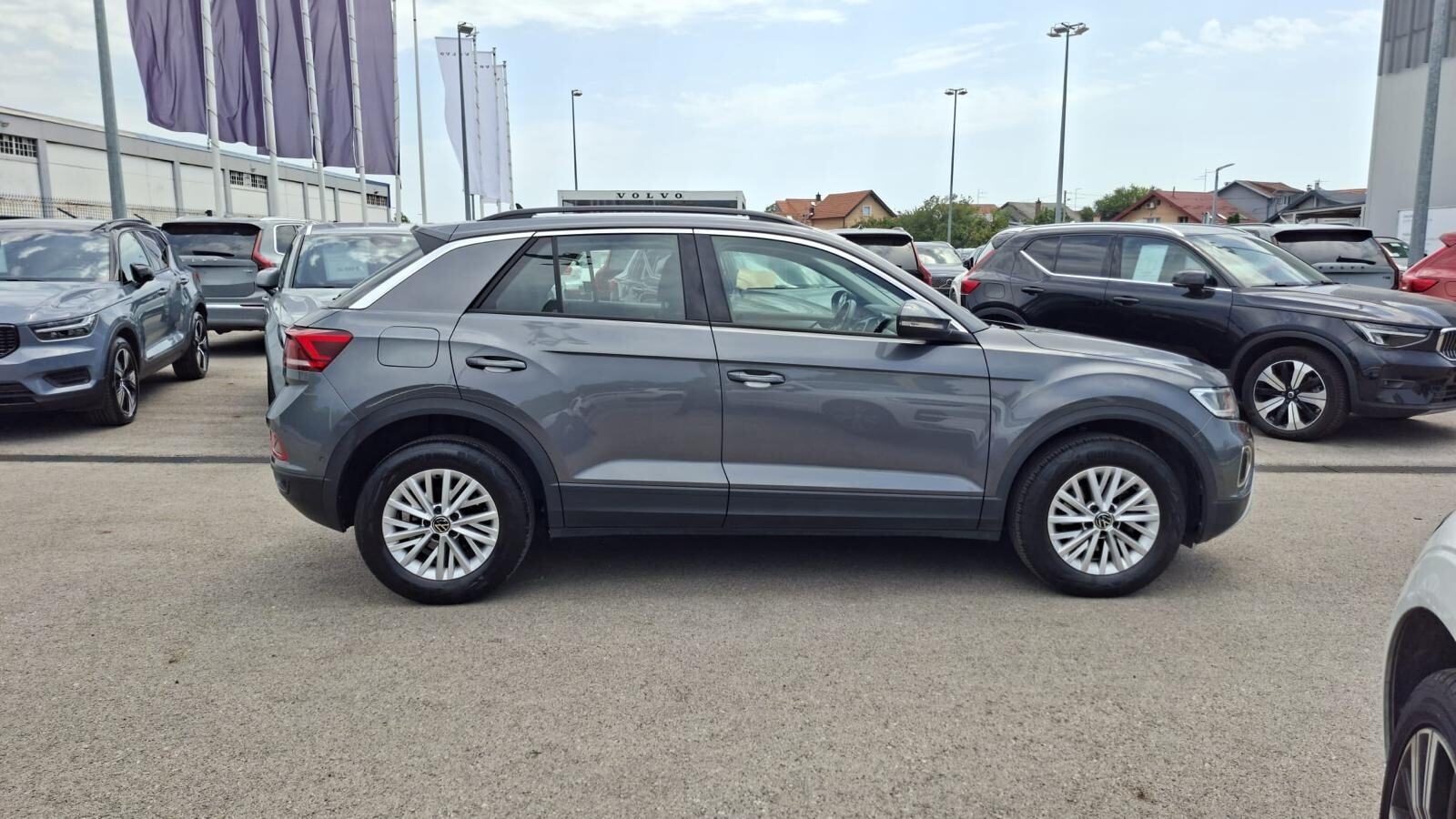 Volkswagen T-Roc 1.0 TSI LIFE, HR. porijeklo, Prvi Vlasnik, Jamstvo, pogled izvana - slika 5