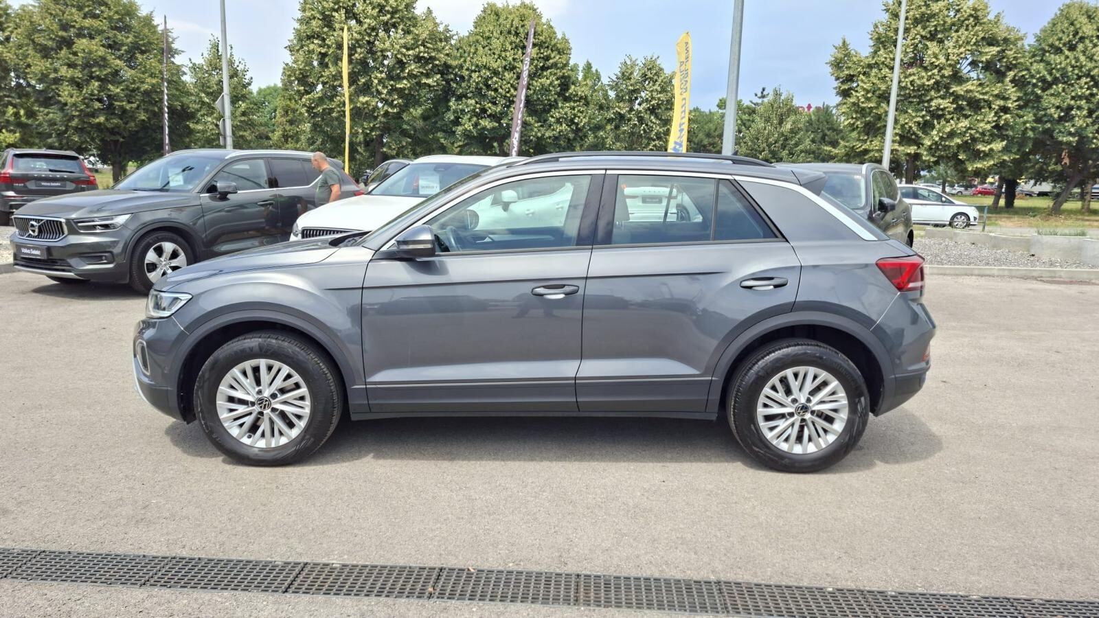 Volkswagen T-Roc 1.0 TSI LIFE, HR. porijeklo, Prvi Vlasnik, Jamstvo, fotografija 11