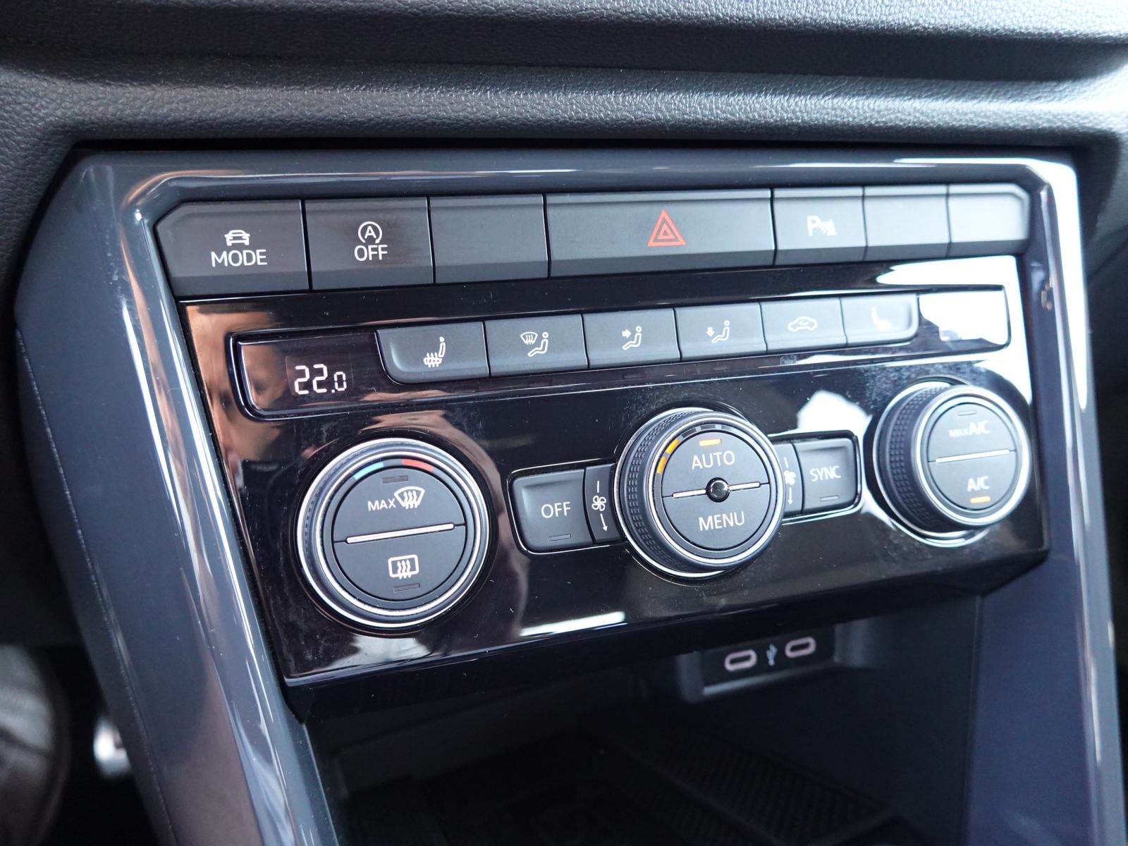 Volkswagen T-Roc 1.5 TSI BMT Sport DSG+F1+LED+ACC+KAMERA+EL.PRTLJ, fotografija 15
