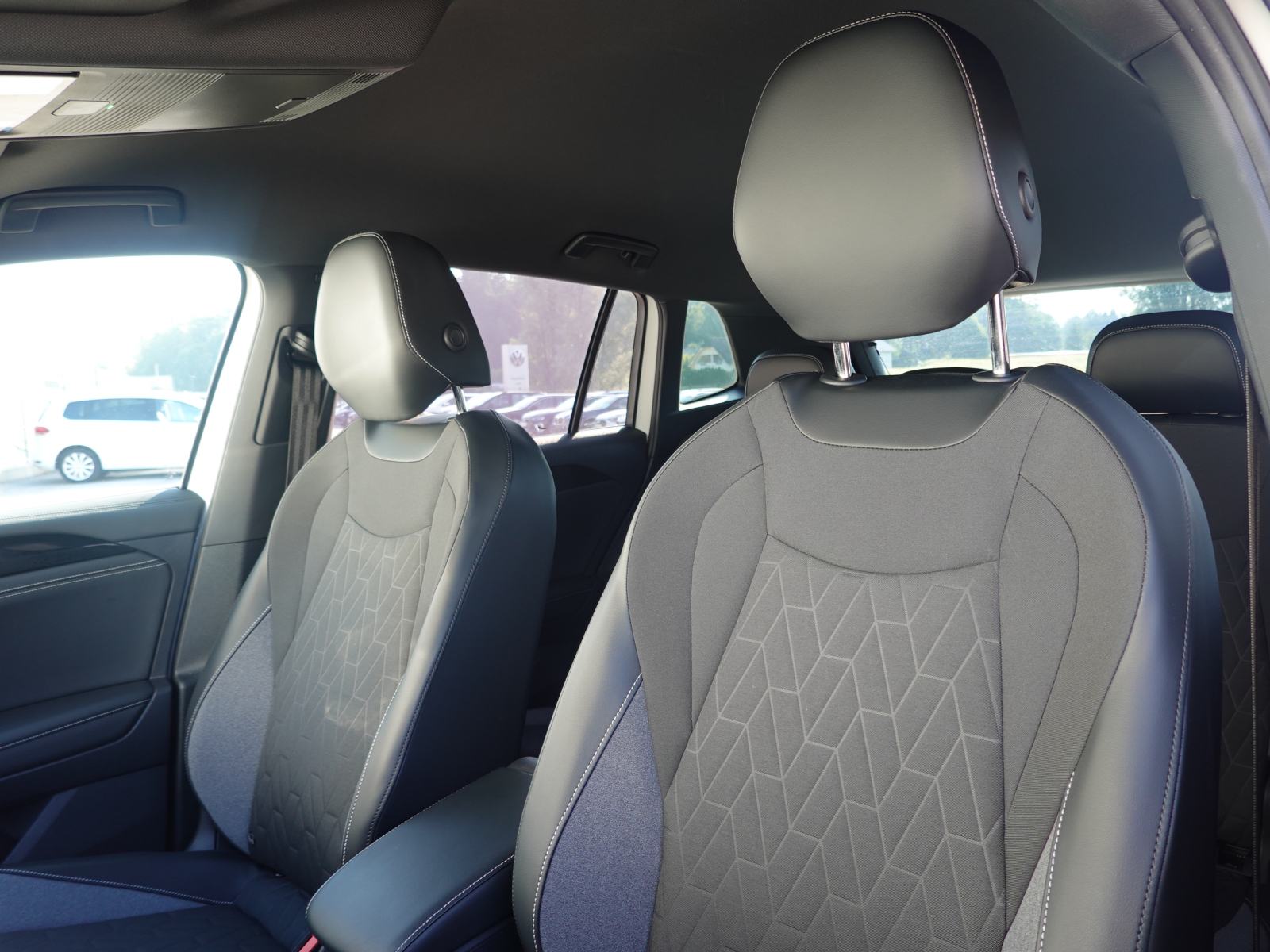 Volkswagen Tiguan 1.5 eTSI DSG+F1+HD MATRIX+ACC+360°KAMERA+KEYLESS, fotografija 9