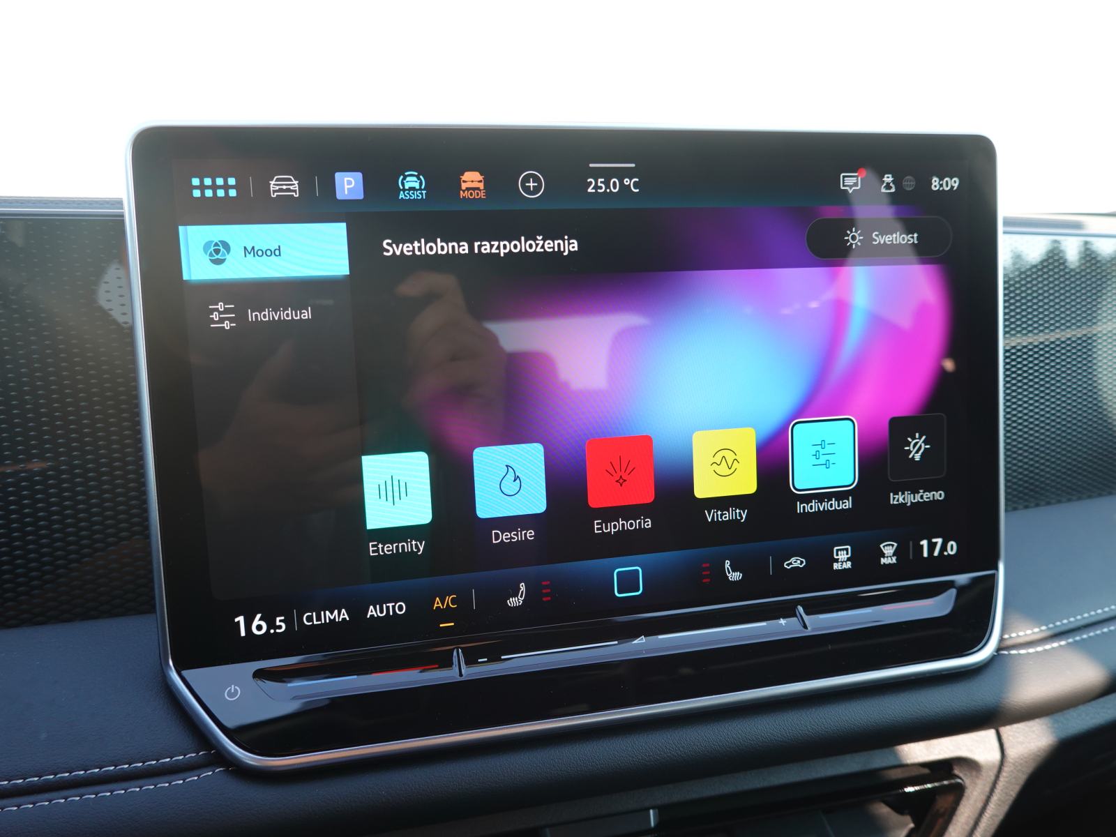 Volkswagen Tiguan 1.5 eTSI DSG+F1+HD MATRIX+ACC+360°KAMERA+KEYLESS, fotografija 17