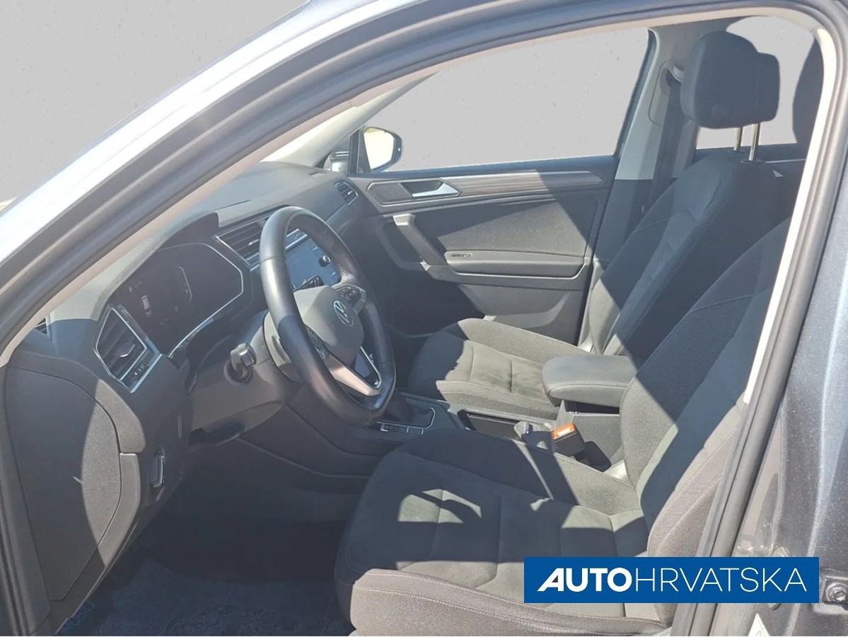 VOLKSWAGEN TIGUAN 1.5 TSI, 29.900,00 €, fotografija 10