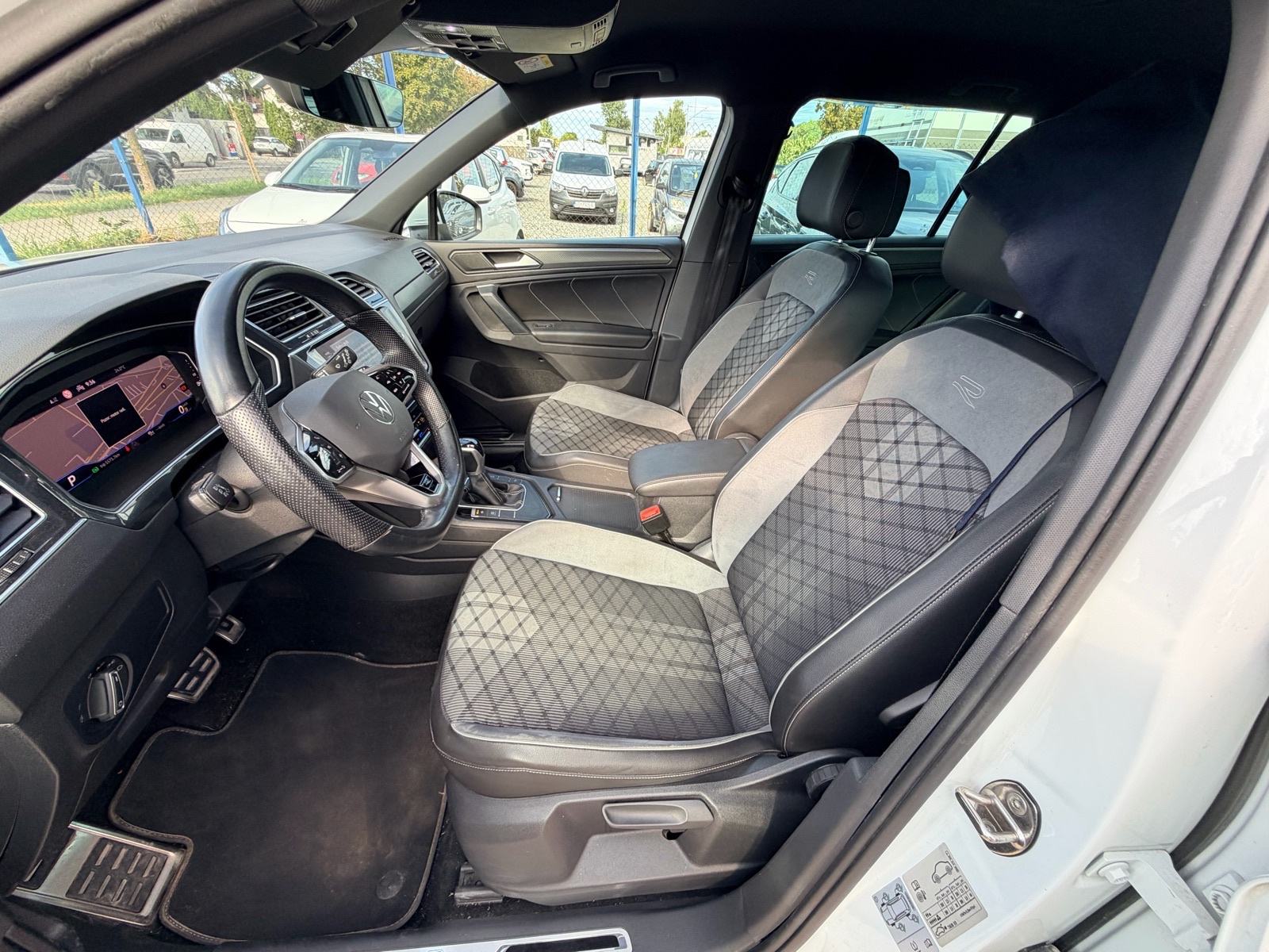 Volkswagen Tiguan 2.0 TDI R-Line, fotografija 13