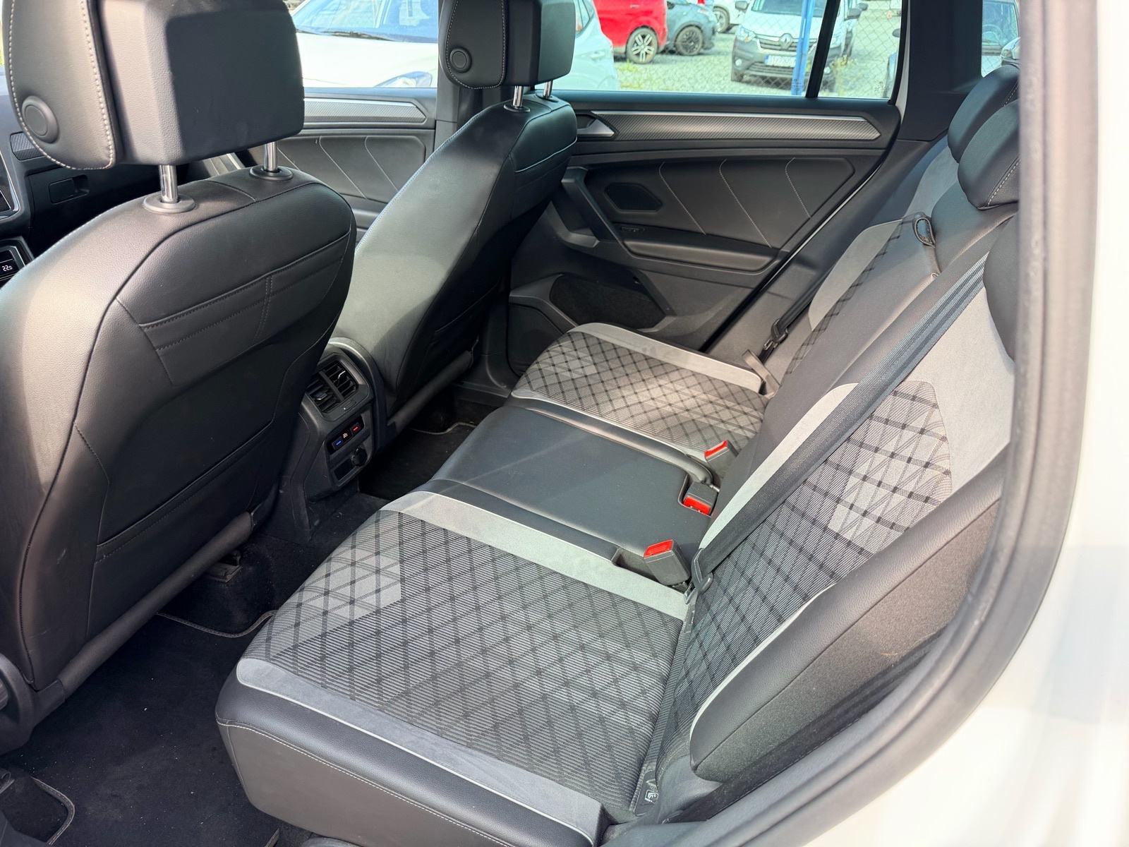 Volkswagen Tiguan 2.0 TDI R-Line, fotografija 12