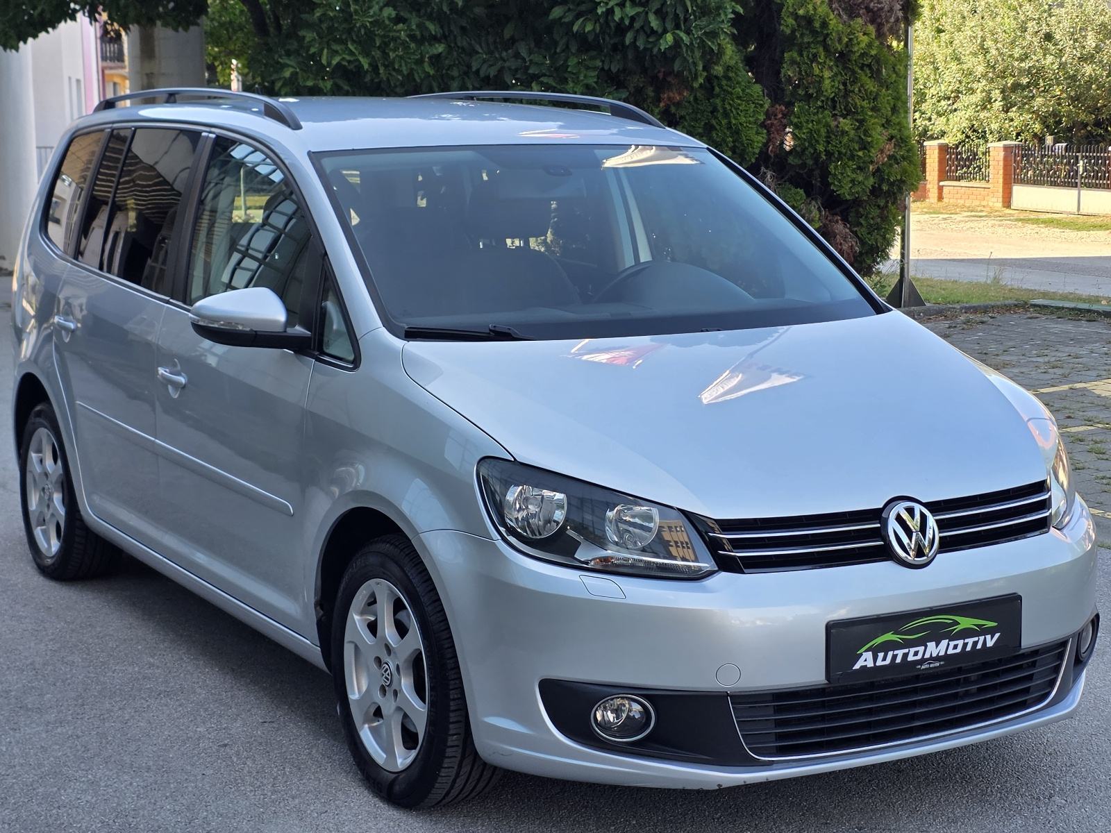 VOLKSWAGEN TOURAN 1.6 TDI COMFORTLINE - *7 SJEDALA - SERVISNA KNJIGA*, fotografija 4