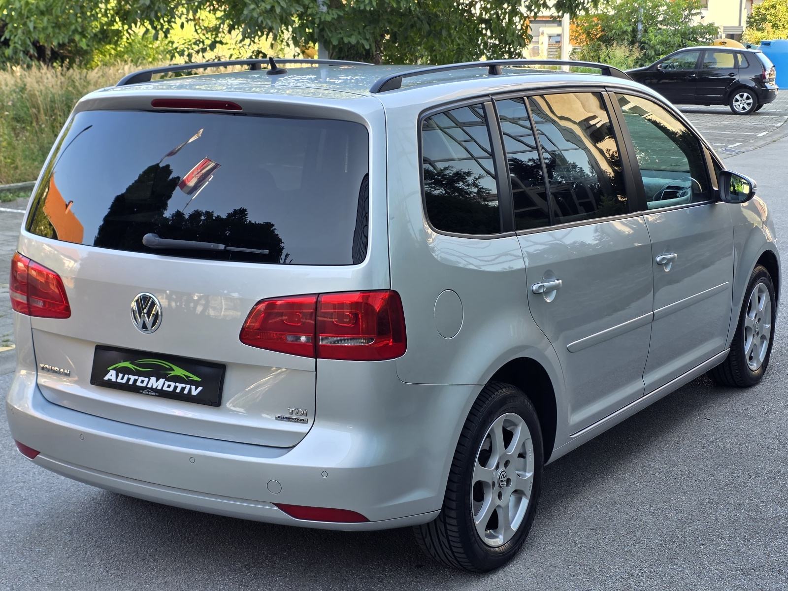 VOLKSWAGEN TOURAN 1.6 TDI COMFORTLINE - *7 SJEDALA - SERVISNA KNJIGA*, fotografija 9