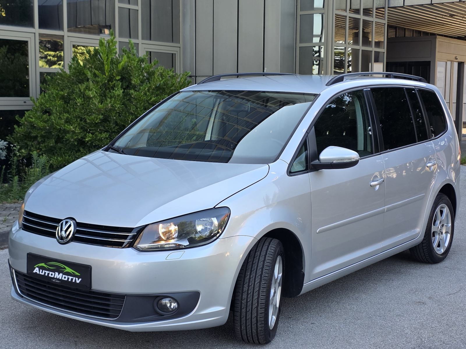 VOLKSWAGEN TOURAN 1.6 TDI COMFORTLINE - *7 SJEDALA - SERVISNA KNJIGA*, fotografija 11