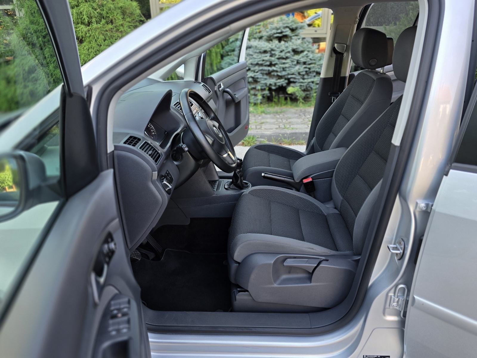 VOLKSWAGEN TOURAN 1.6 TDI COMFORTLINE - *7 SJEDALA - SERVISNA KNJIGA*, fotografija 14