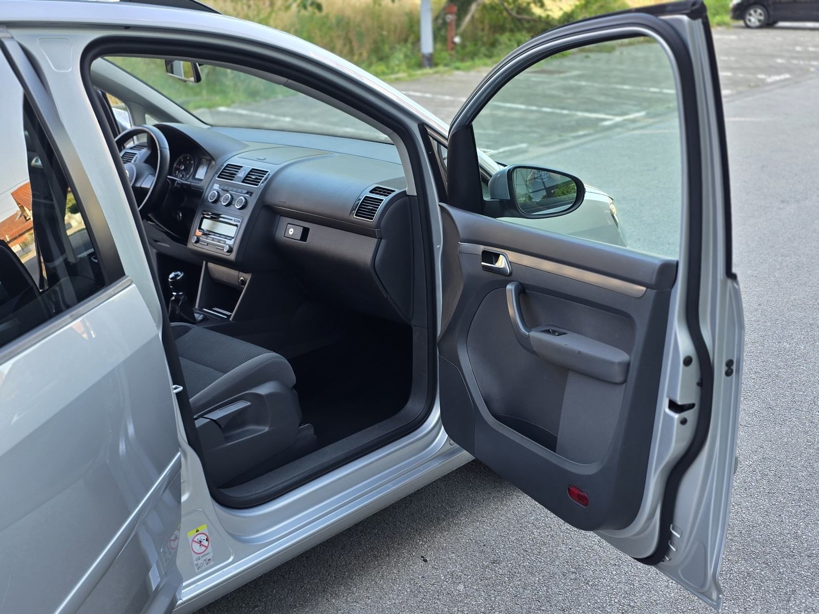 VOLKSWAGEN TOURAN 1.6 TDI COMFORTLINE - *7 SJEDALA - SERVISNA KNJIGA*, fotografija 16