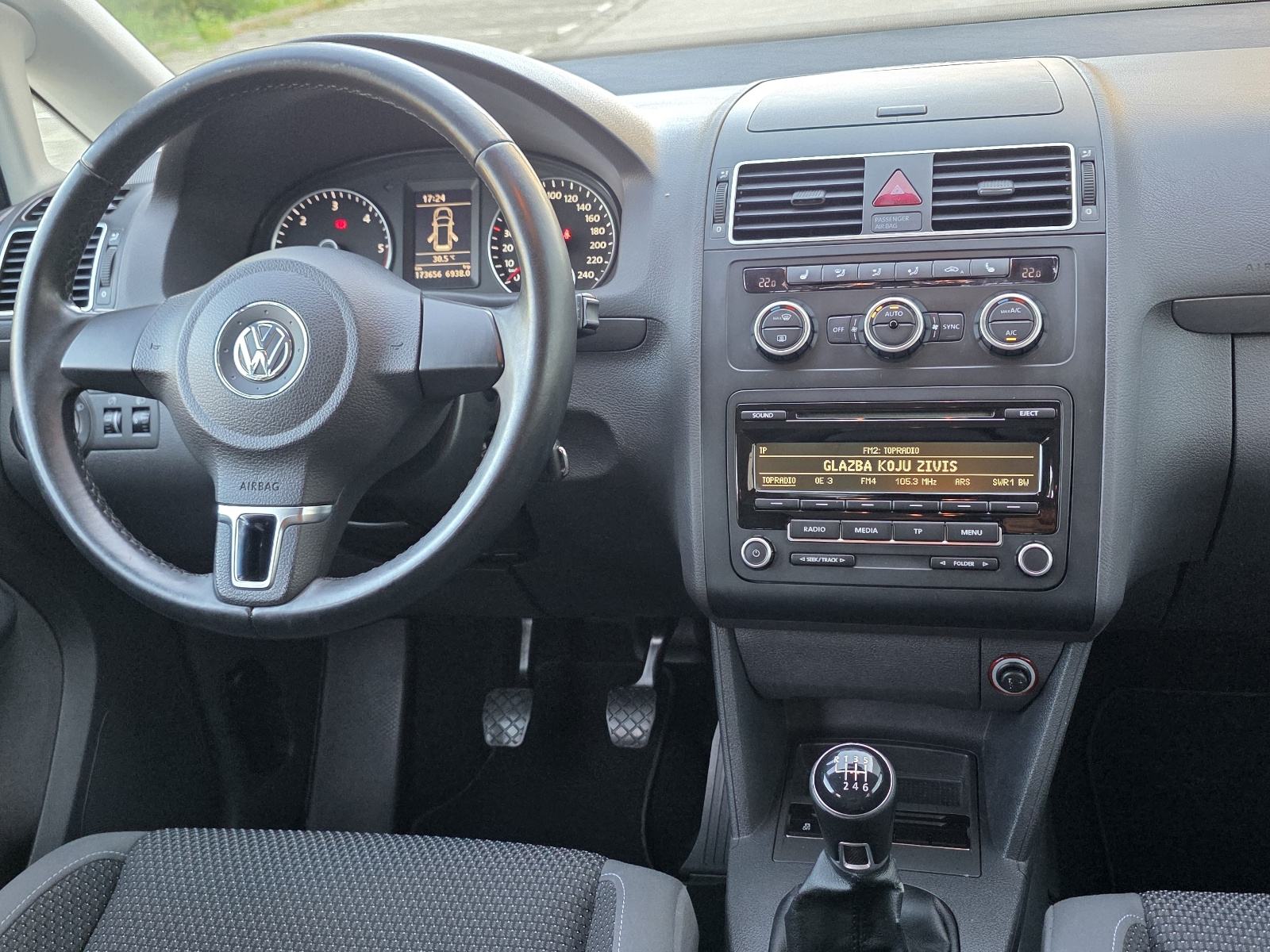 VOLKSWAGEN TOURAN 1.6 TDI COMFORTLINE - *7 SJEDALA - SERVISNA KNJIGA*, fotografija 20