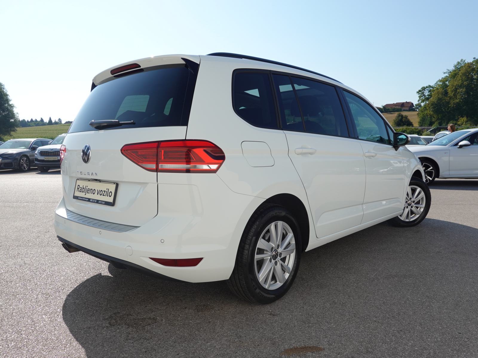Volkswagen Touran 2.0 TDI BMT DSG+PANO+VL.KLJUKA+ACC+NAVI+WEBASTO, fotografija 4