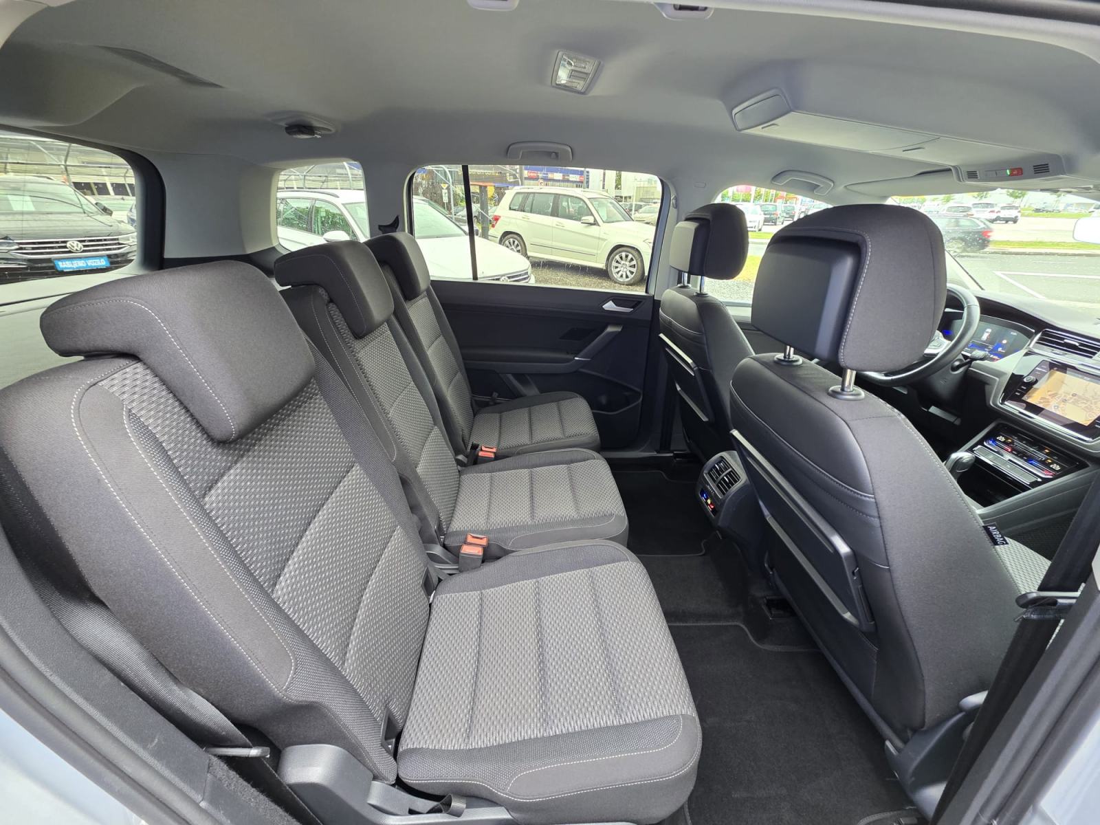 Volkswagen Touran 2.0 TDI BMT Family DSG *VIRTUAL*, fotografija 11