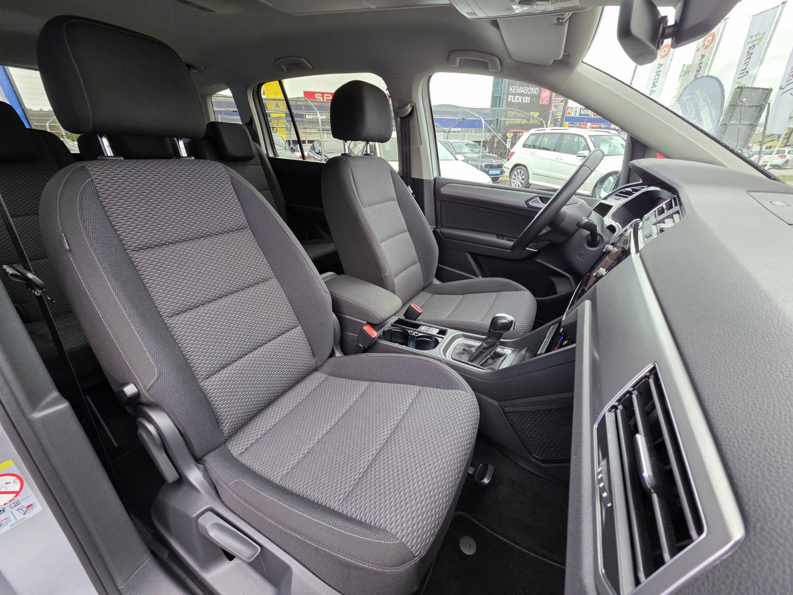 Volkswagen Touran 2.0 TDI BMT Family DSG *VIRTUAL*, fotografija 10