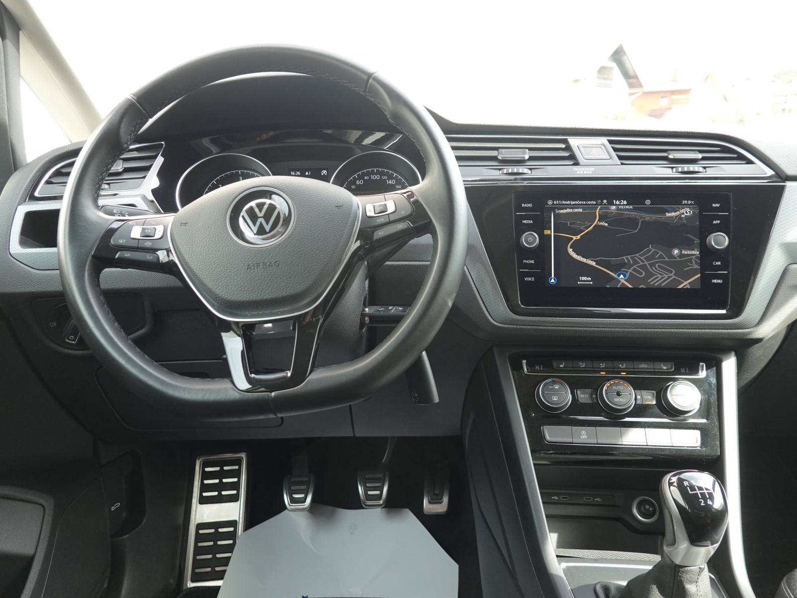 Volkswagen Touran 2.0 TDI Family + LED + OGR. SEDEŽI + ACC + NAVI, fotografija 2