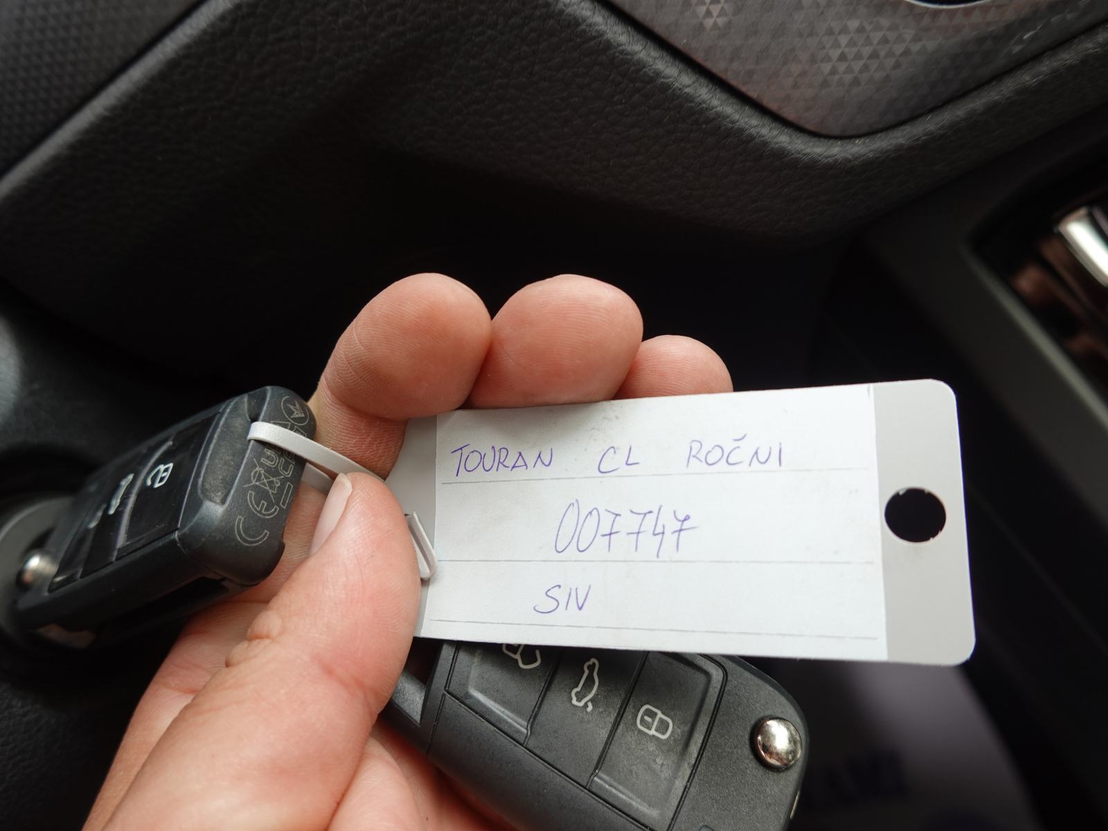 Volkswagen Touran 2.0 TDI Family + LED + OGR. SEDEŽI + ACC + NAVI, fotografija 7