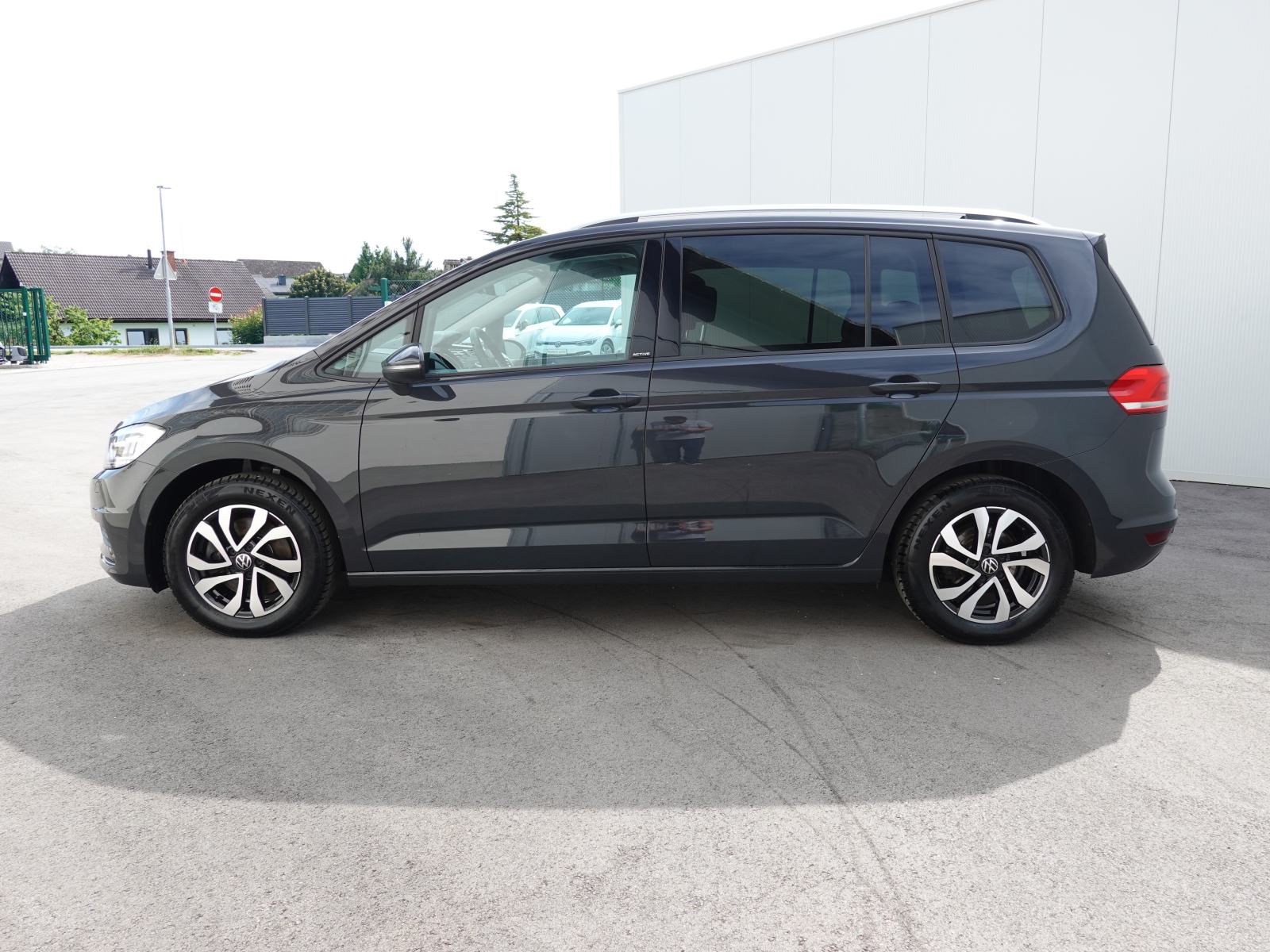 Volkswagen Touran 2.0 TDI Family + LED + OGR. SEDEŽI + ACC + NAVI, fotografija 14