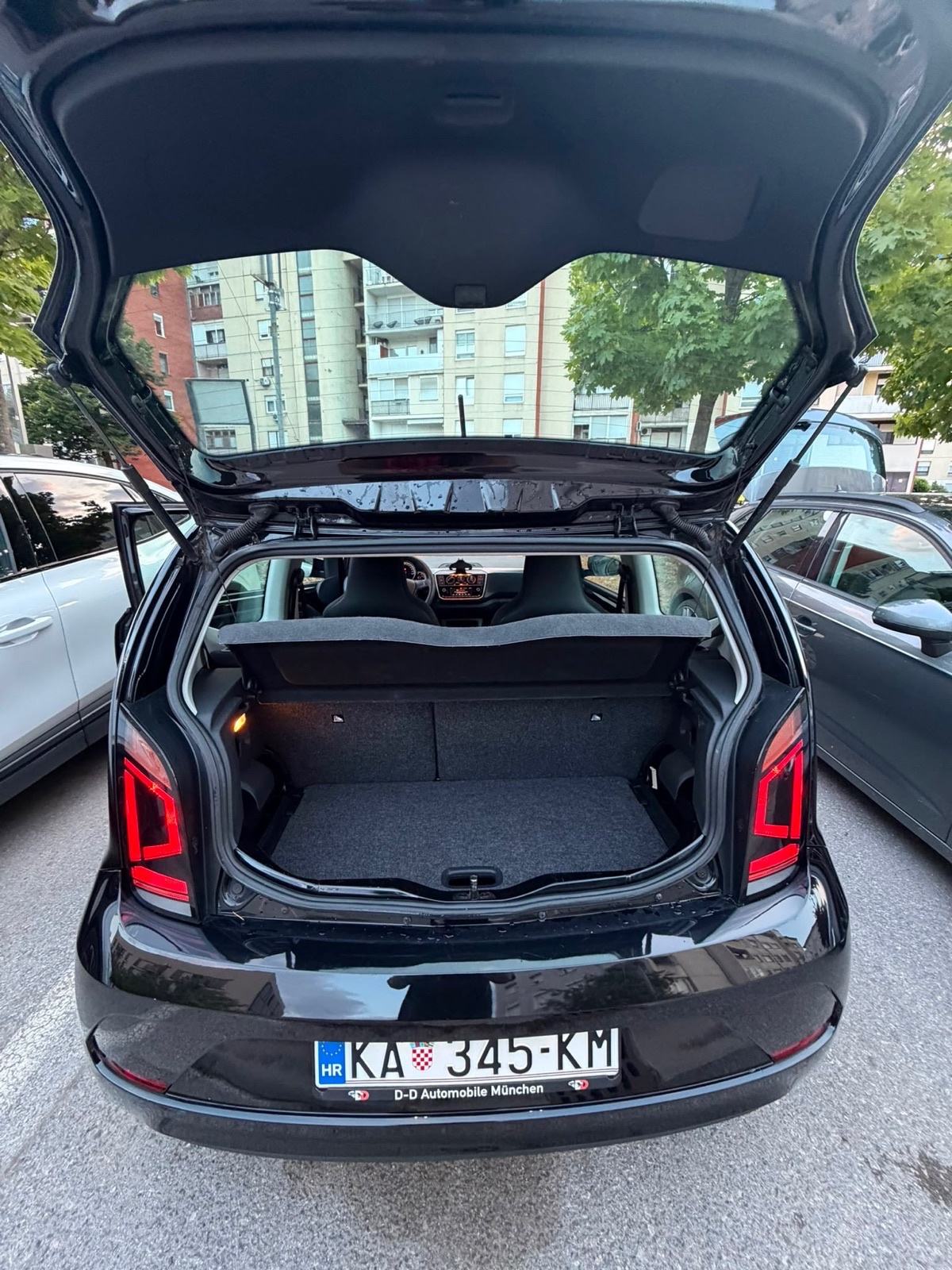 Volkswagen Up! 1,0 MPI, fotografija 9