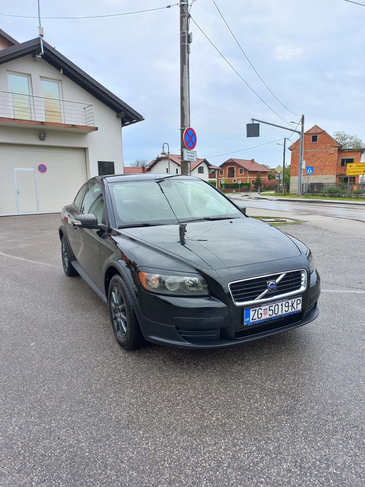Volvo C30 1,6 D AUTO KAO NOV, fotografija 1