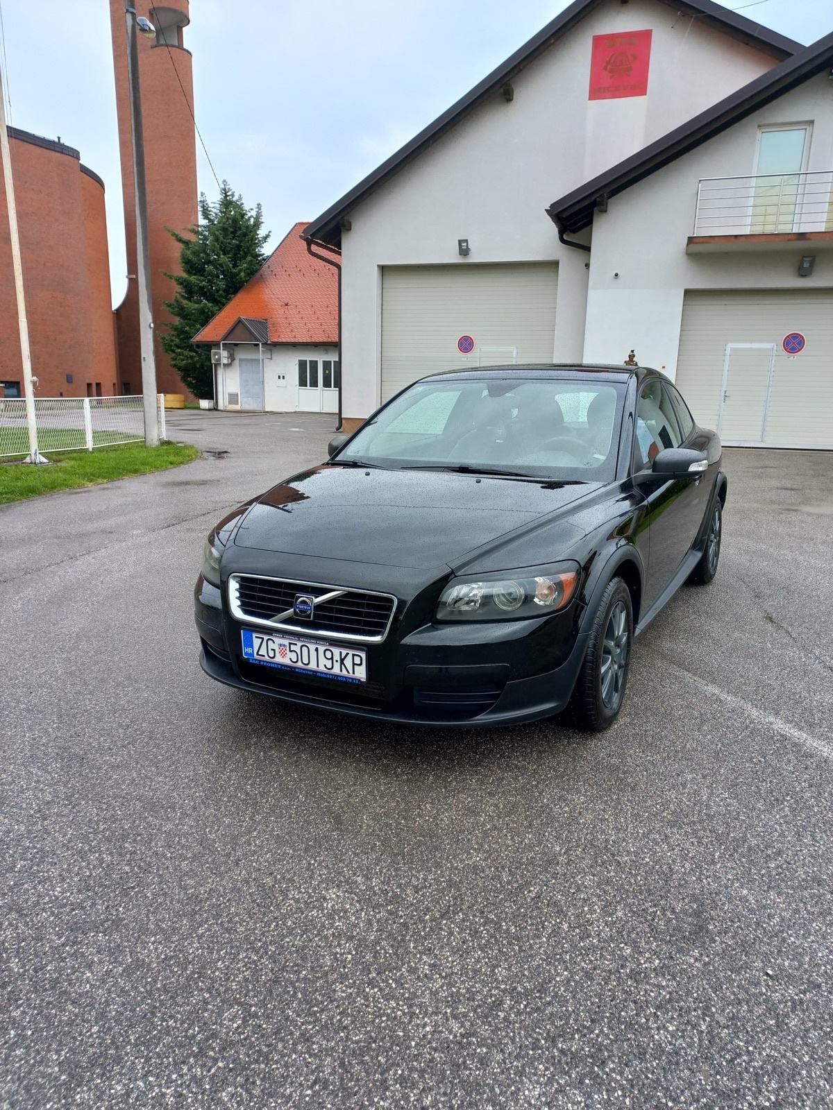 Volvo C30 1,6 D AUTO KAO NOV, fotografija 9