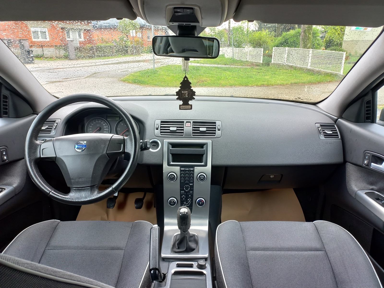 Volvo C30 1,6 D AUTO KAO NOV, fotografija 13