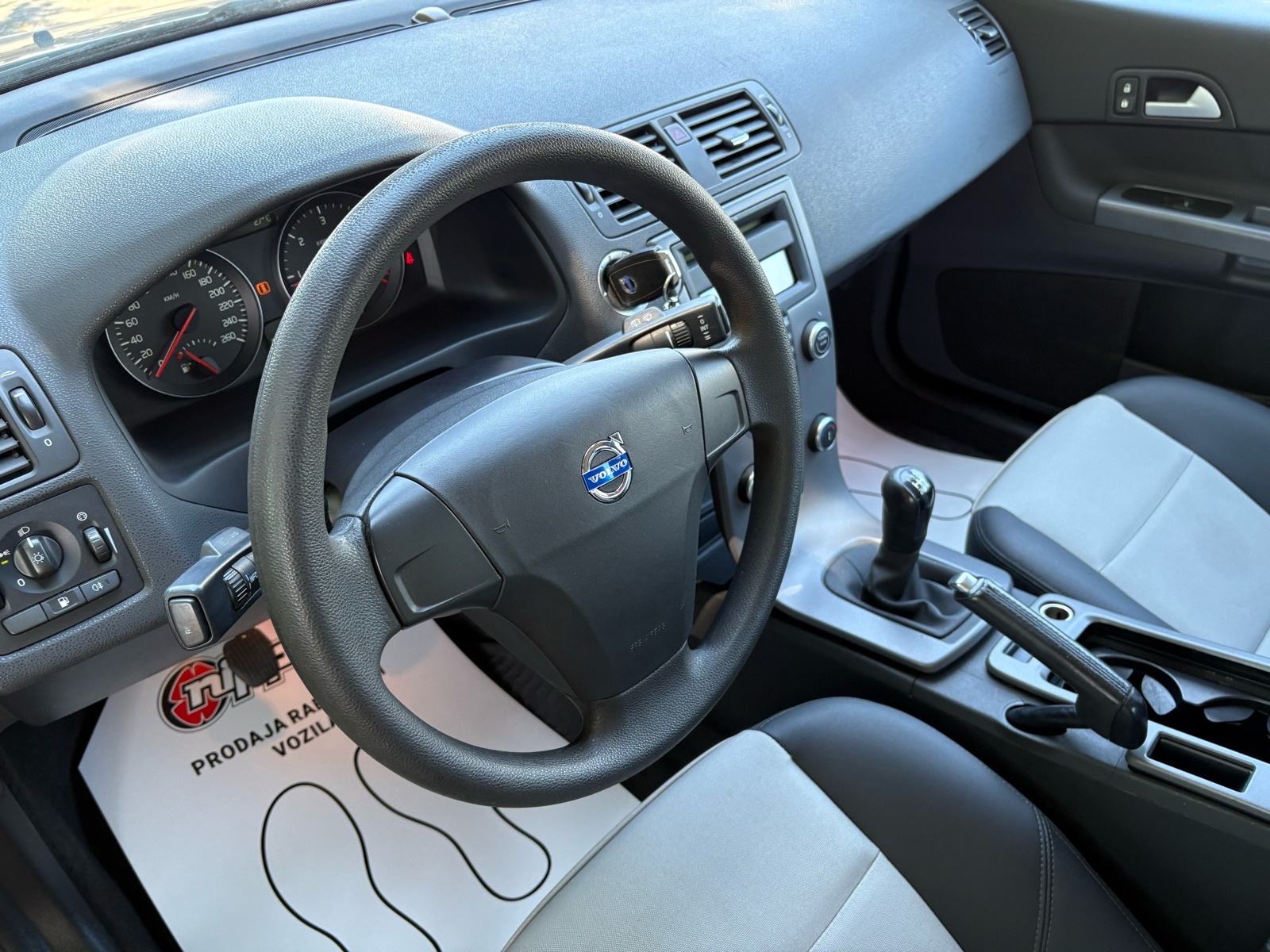 Volvo C30 1,6 D REG:09/2026 - KLIMA - AUTOKREDIT, fotografija 9