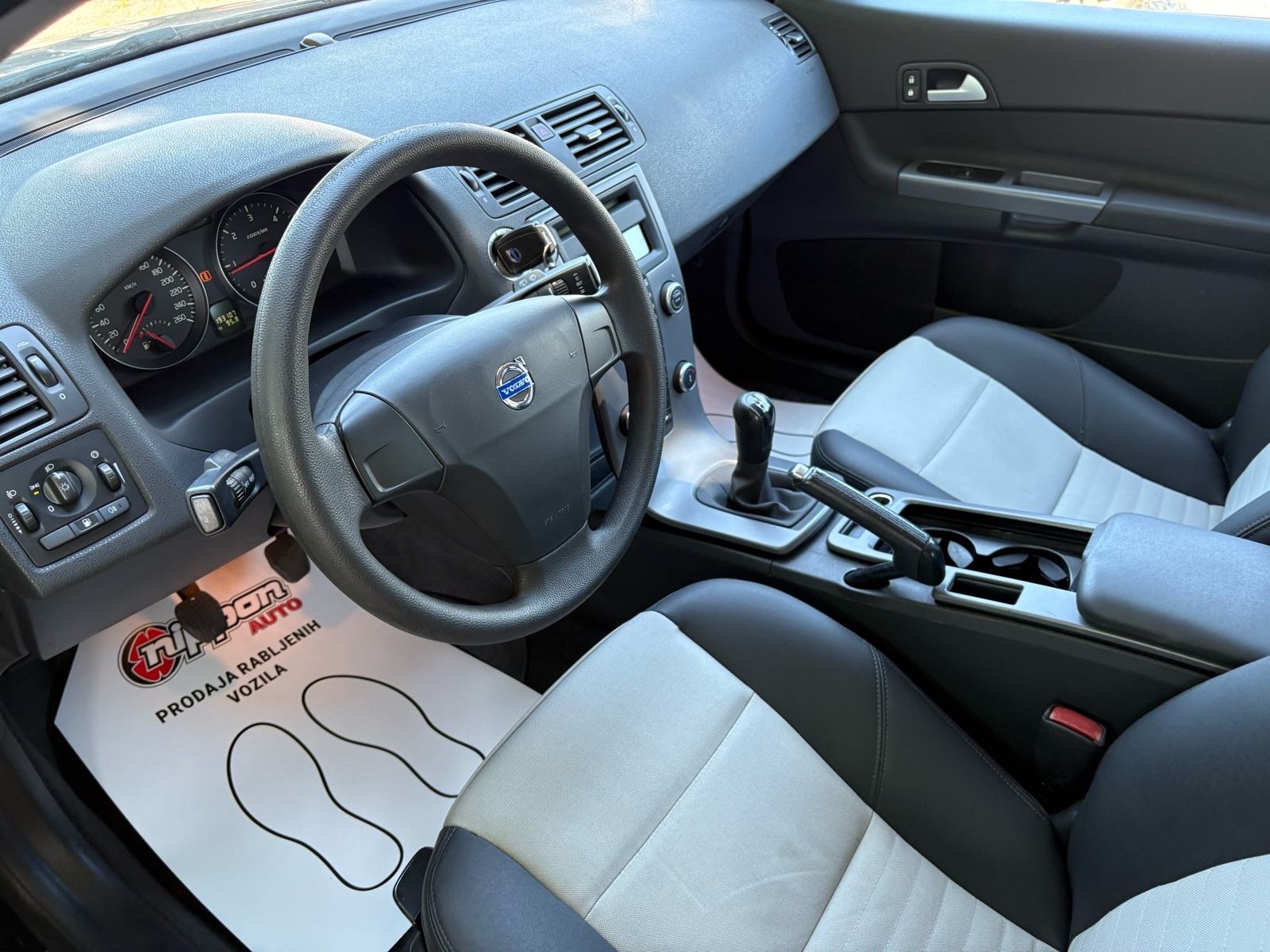 Volvo C30 1,6 D REG:09/2026 - KLIMA - AUTOKREDIT, fotografija 10