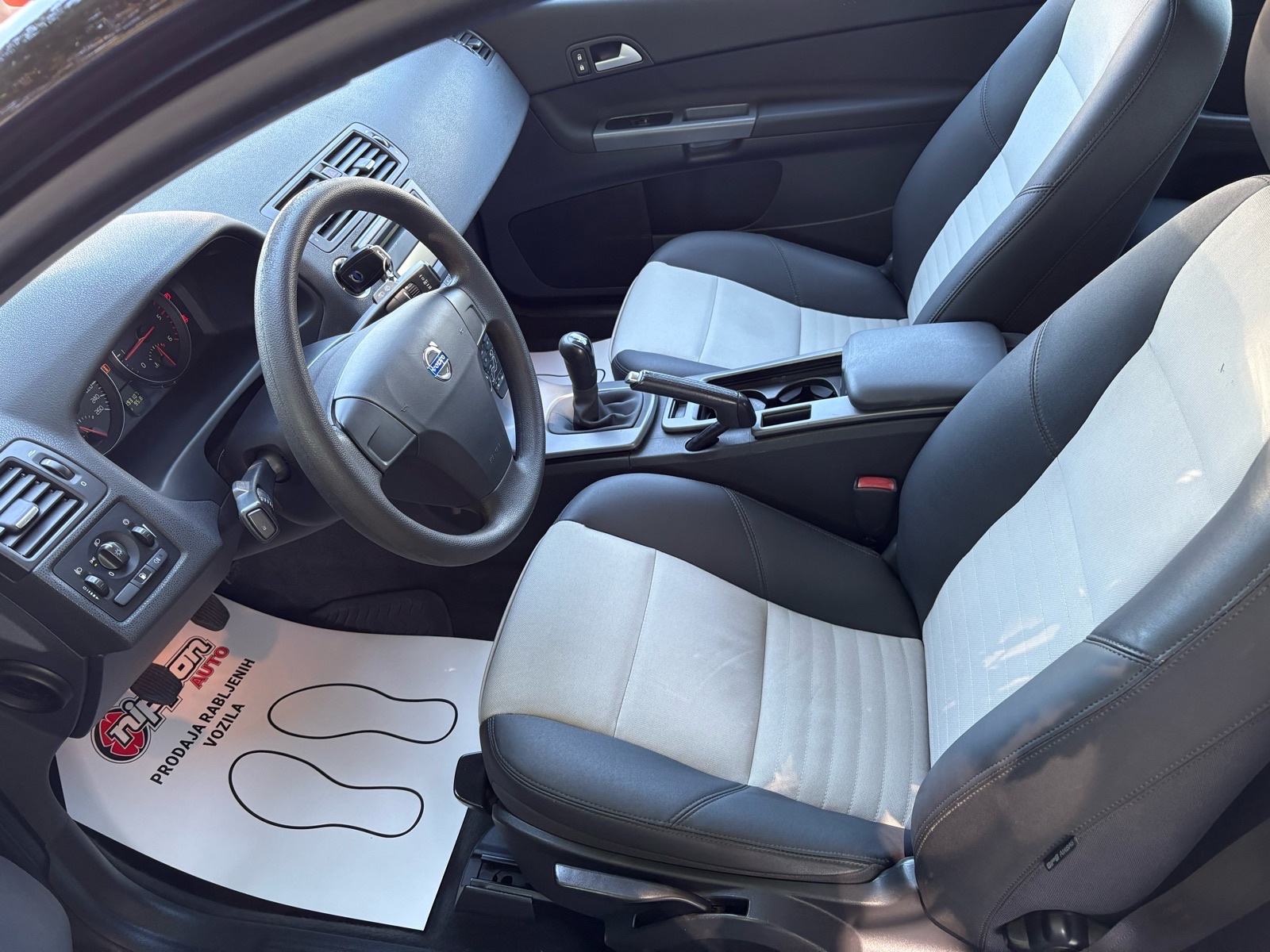 Volvo C30 1,6 D REG:09/2026 - KLIMA - AUTOKREDIT, fotografija 11
