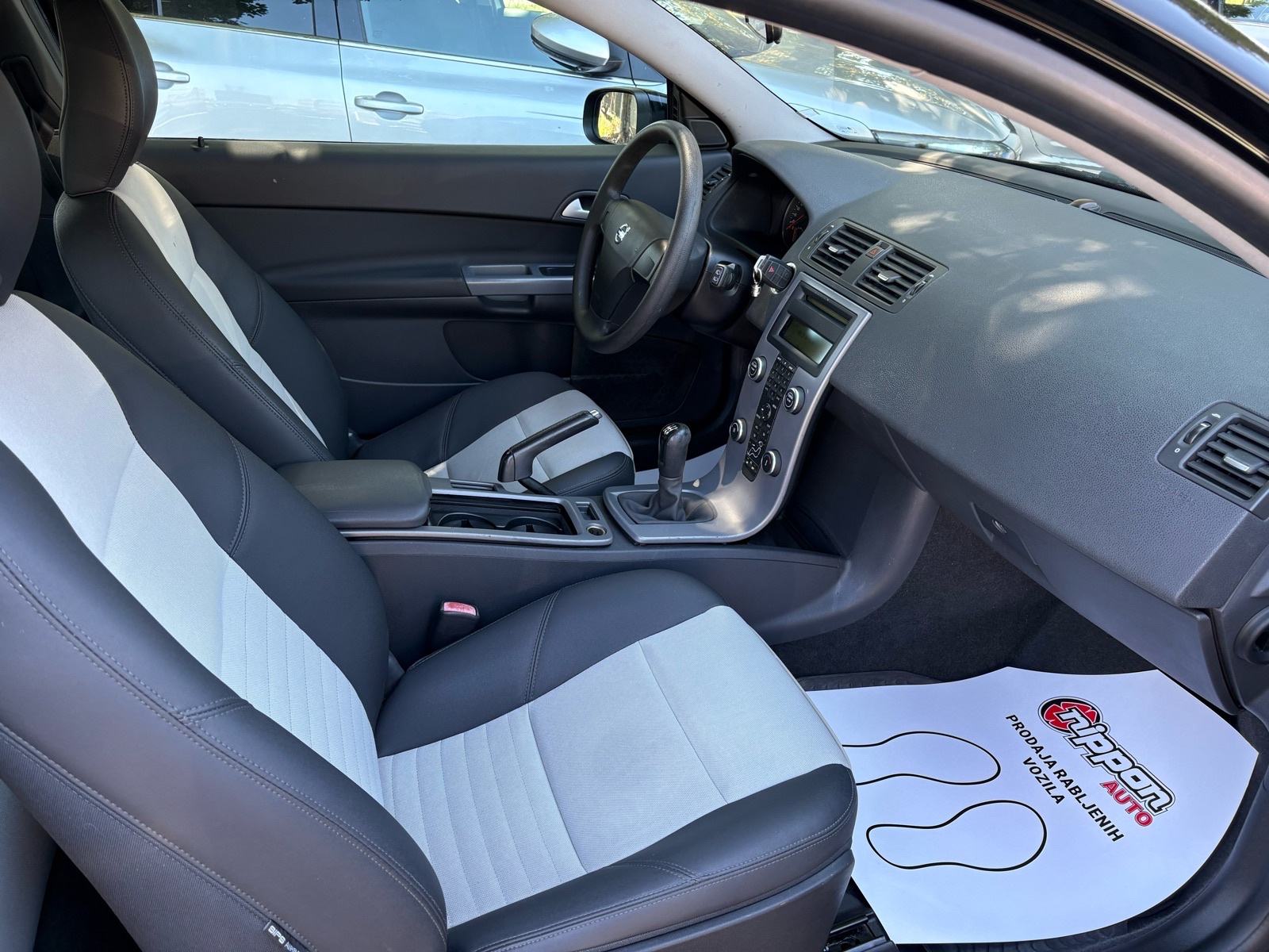 Volvo C30 1,6 D REG:09/2026 - KLIMA - AUTOKREDIT, fotografija 19