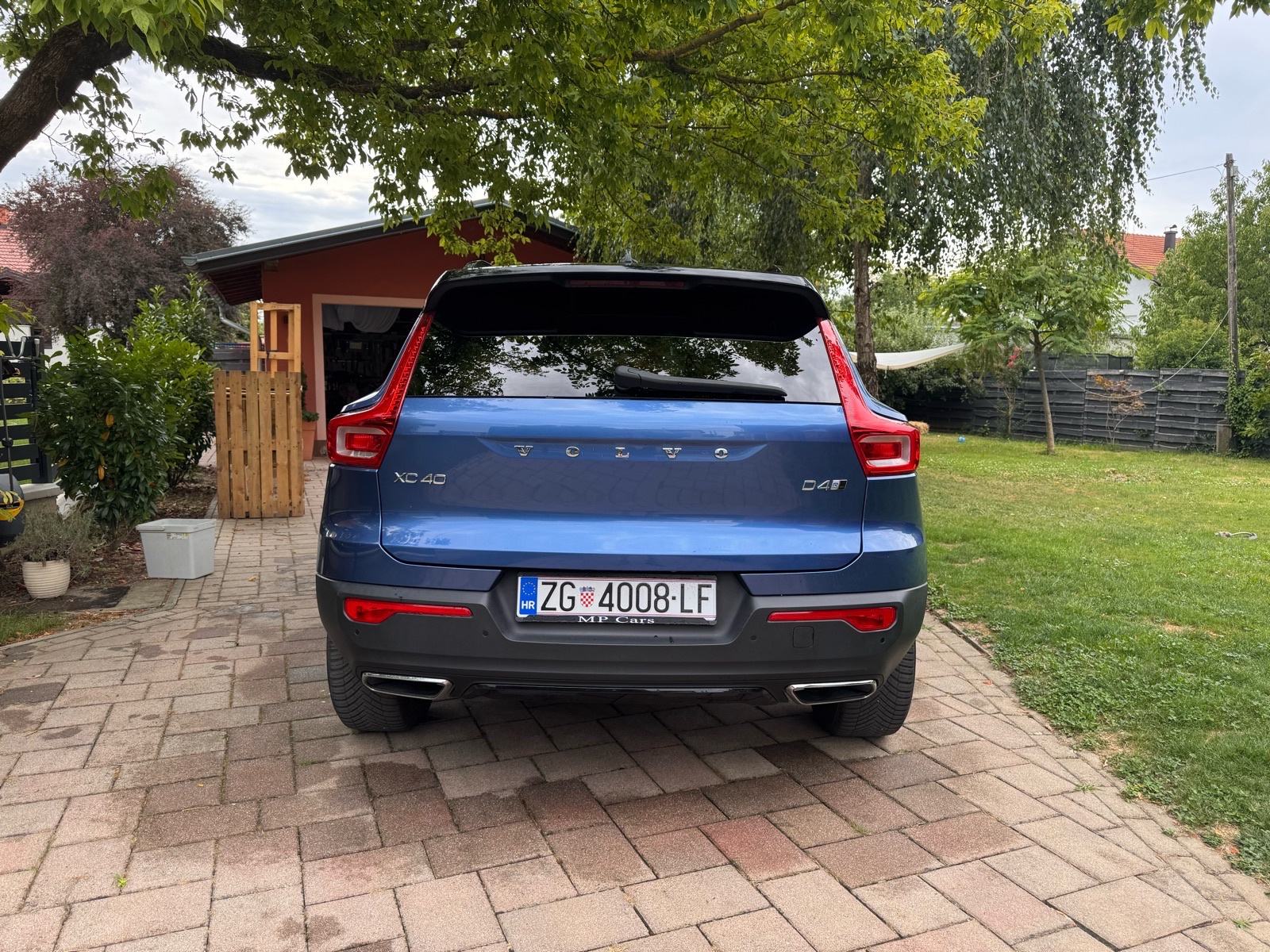 Volvo R DESIGN XC40 AWD D4 ACC/PILOT ASSIST, fotografija 6
