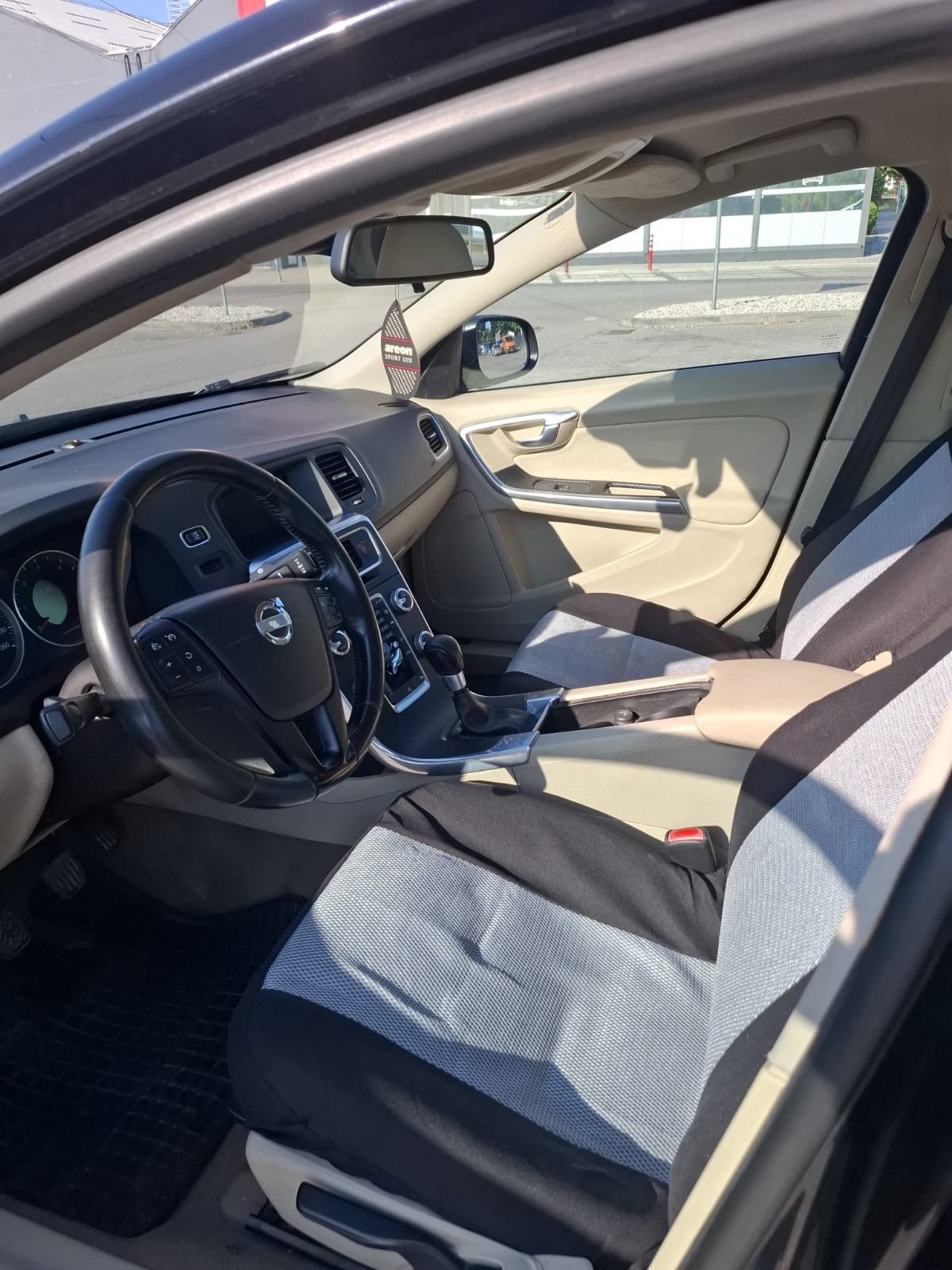 Volvo S60 1.6, fotografija 6