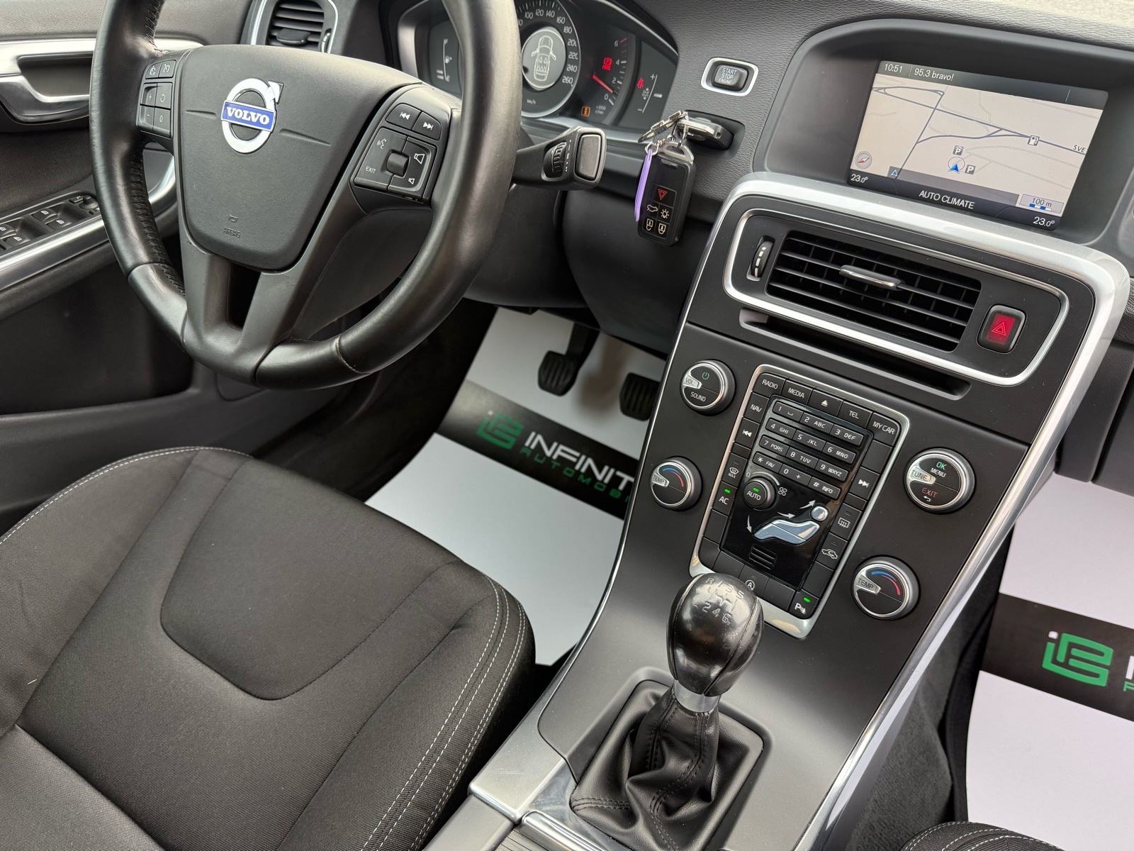 Volvo S60 1.6D NAVI, AUT.DVOZ.KLIMA, ALU, VELIKI SERVIS, REG: 04/2027, fotografija 18