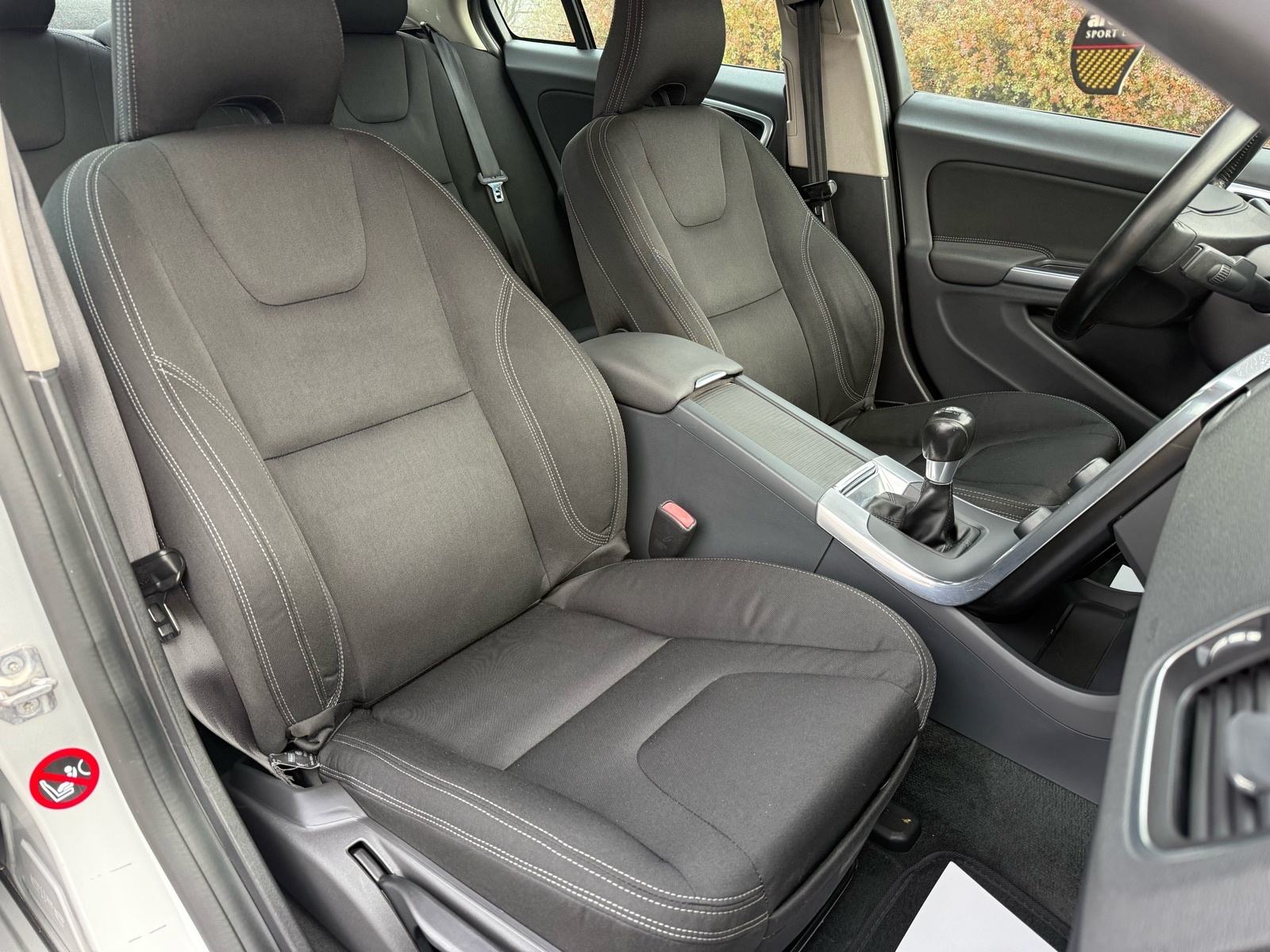 Volvo S60 1.6D NAVI, AUT.DVOZ.KLIMA, ALU, VELIKI SERVIS, REG: 04/2027, fotografija 20
