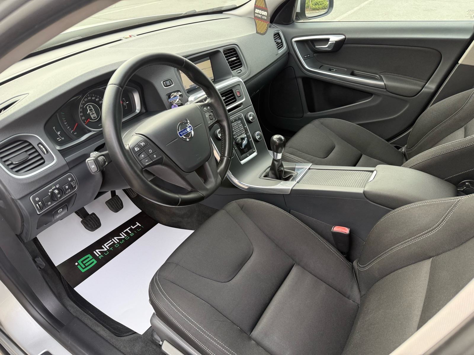 Volvo S60 1.6D NAVI, AUT.DVOZ.KLIMA, ALU, VELIKI SERVIS, REG: 04/2027, fotografija 12