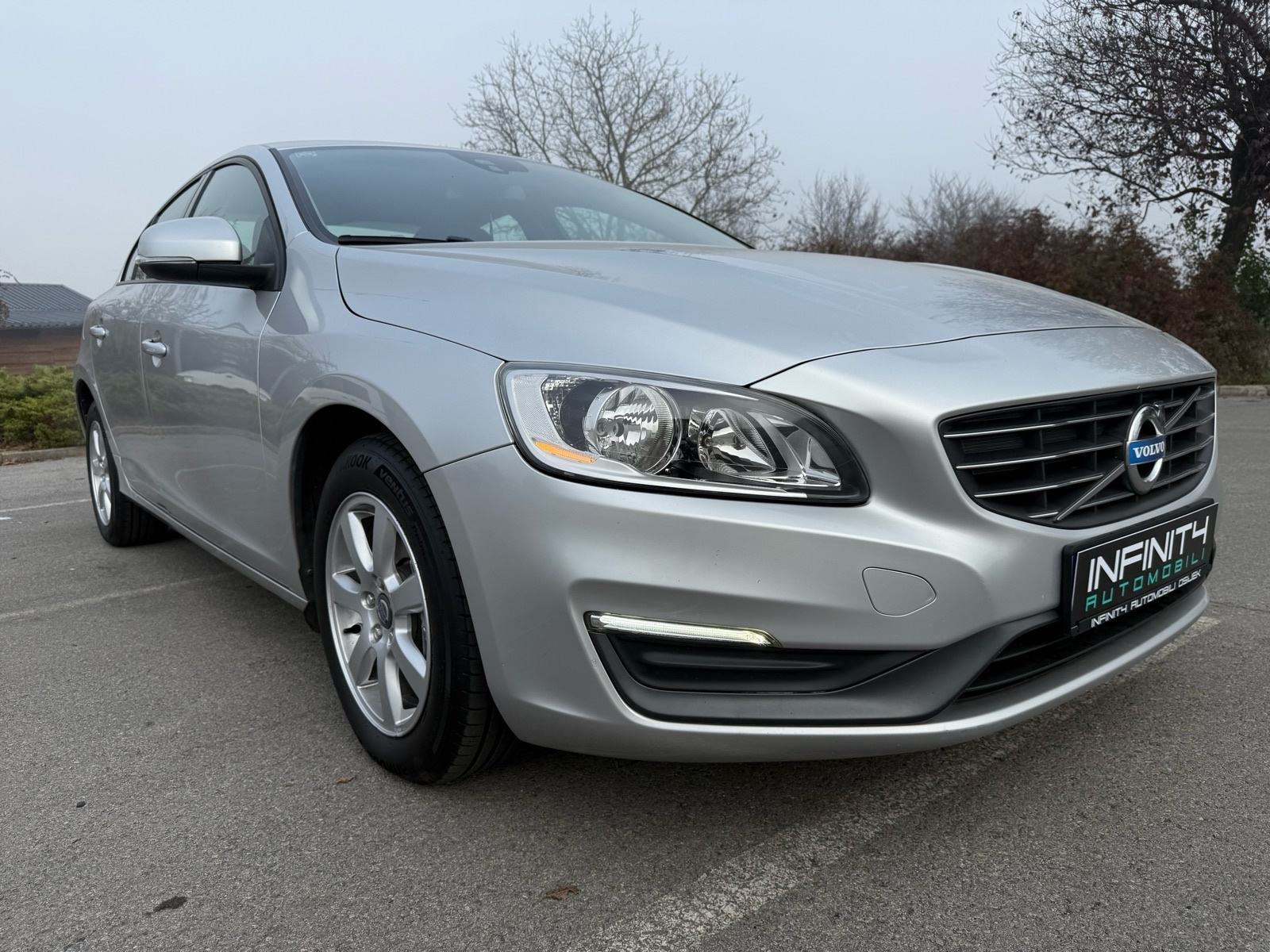 Volvo S60 1.6D NAVI, AUT.DVOZ.KLIMA, ALU, VELIKI SERVIS, REG: 04/2027, pogled izvana - slika 3