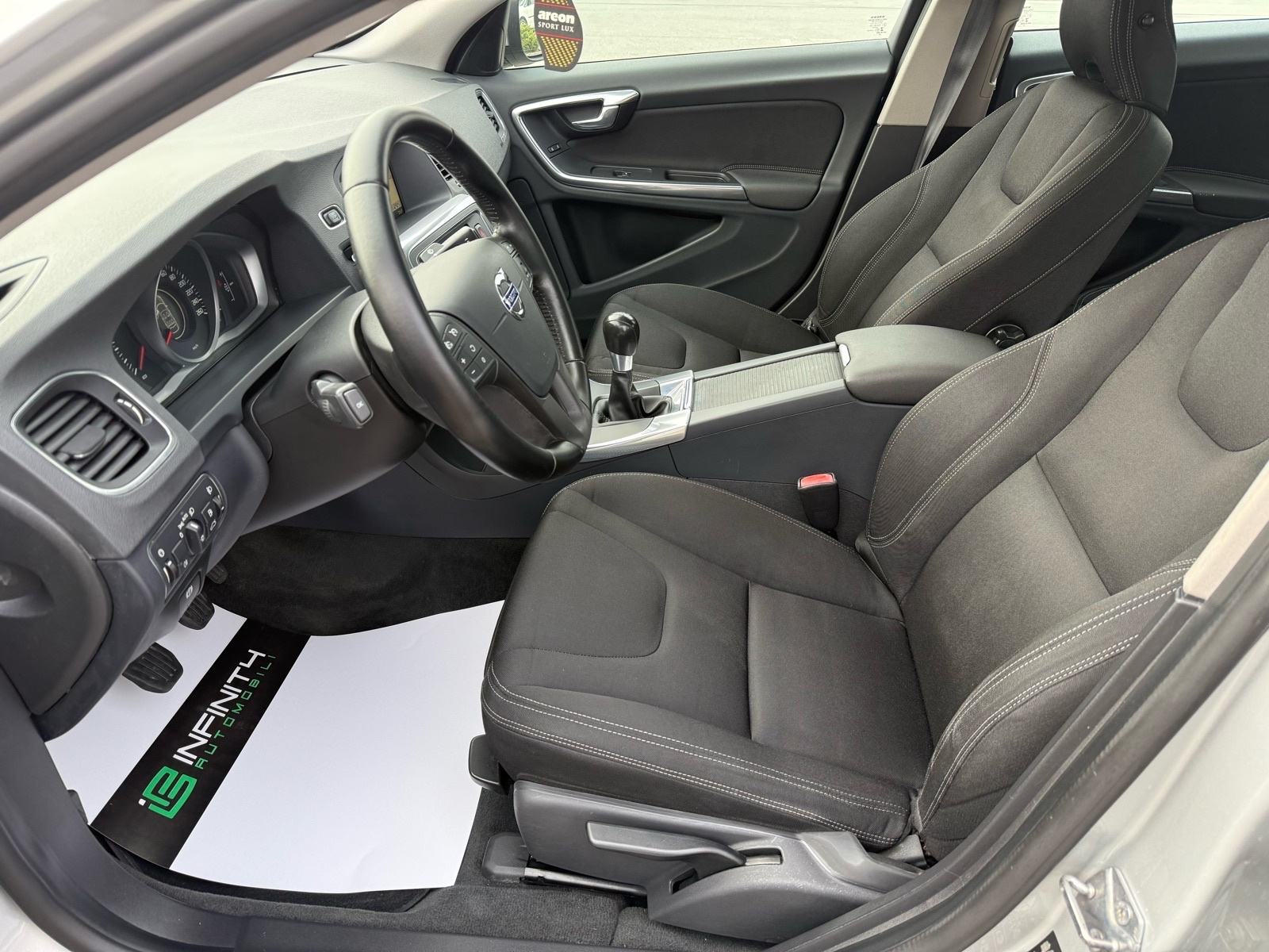 Volvo S60 1.6D NAVI, AUT.DVOZ.KLIMA, ALU, VELIKI SERVIS, REG: 04/2027, fotografija 11