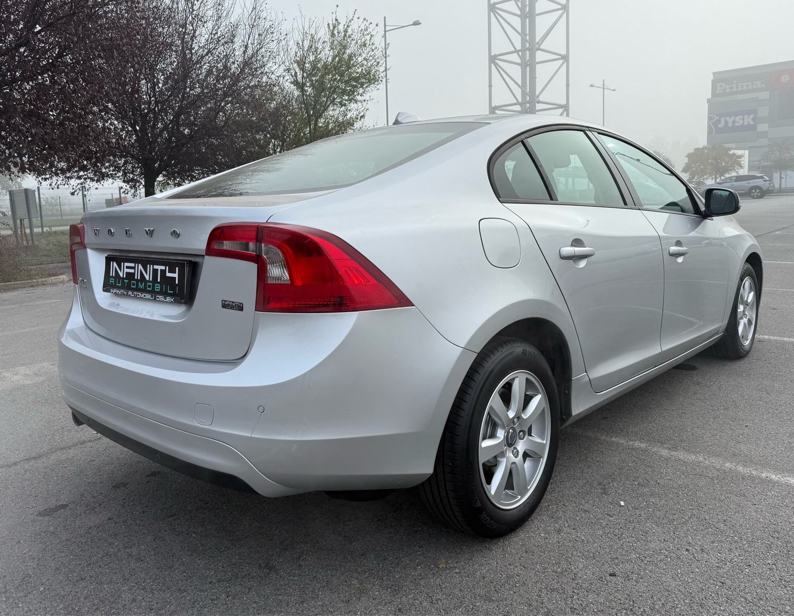 Volvo S60 1.6D NAVI, AUT.DVOZ.KLIMA, ALU, VELIKI SERVIS, REG: 04/2027, fotografija 8