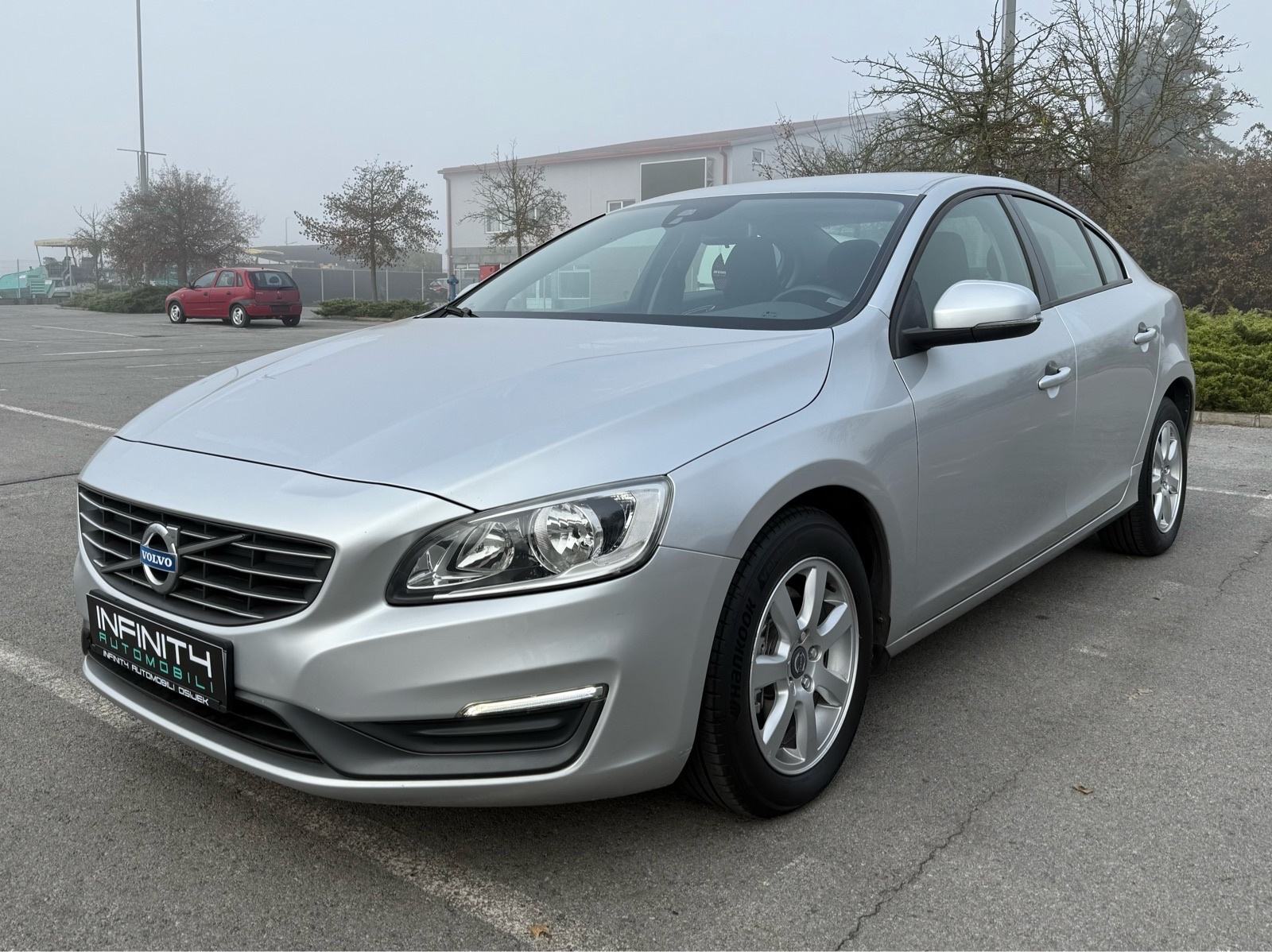 Volvo S60 1.6D NAVI, AUT.DVOZ.KLIMA, ALU, VELIKI SERVIS, REG: 04/2027, pogled izvana - slika 1