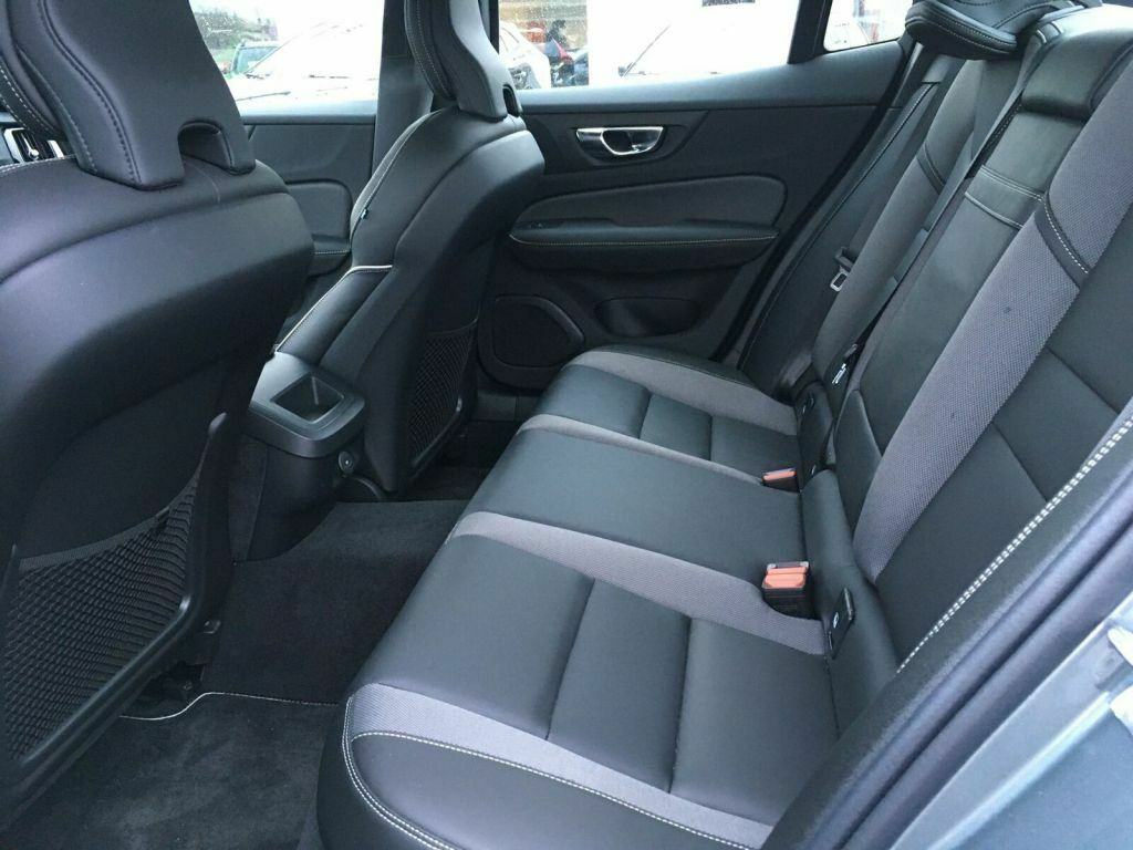 Volvo S60 2.0 B4 R-DESIGN Mild Hybrid Automatic ACC-TEMP KAMERA360 LED, fotografija 9