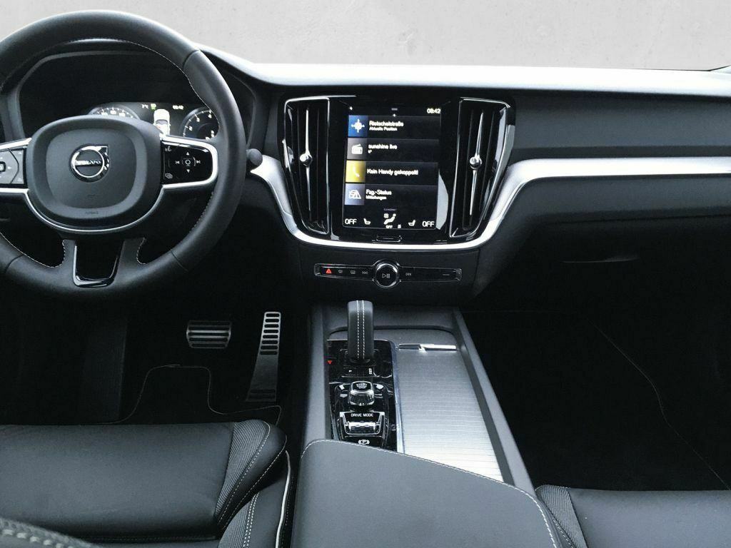 Volvo S60 2.0 B4 R-DESIGN Mild Hybrid Automatic ACC-TEMP KAMERA360 LED, fotografija 6