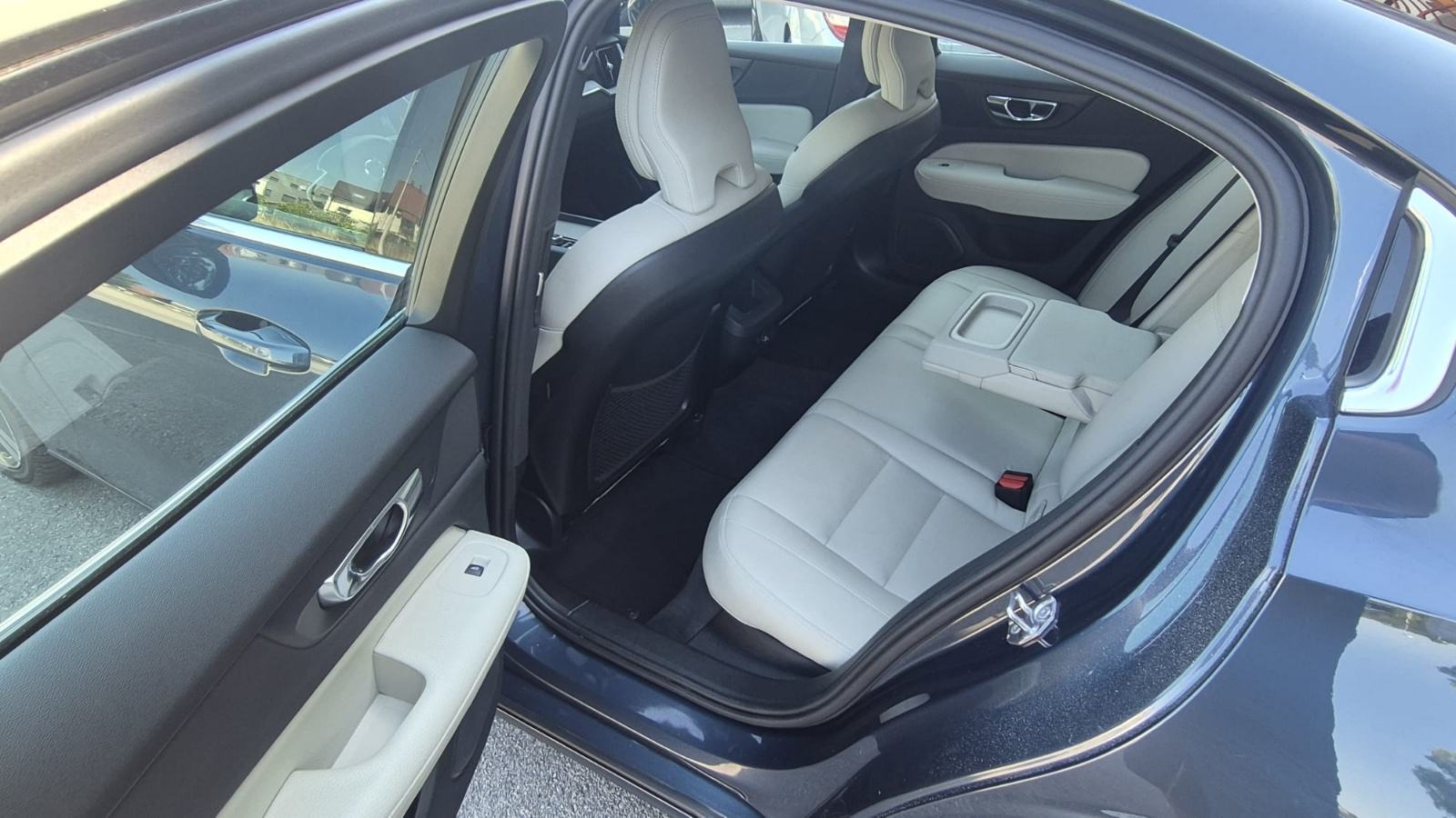 Volvo S60 automatik B4 B inscription vrhunski kupljen u RH, fotografija 11