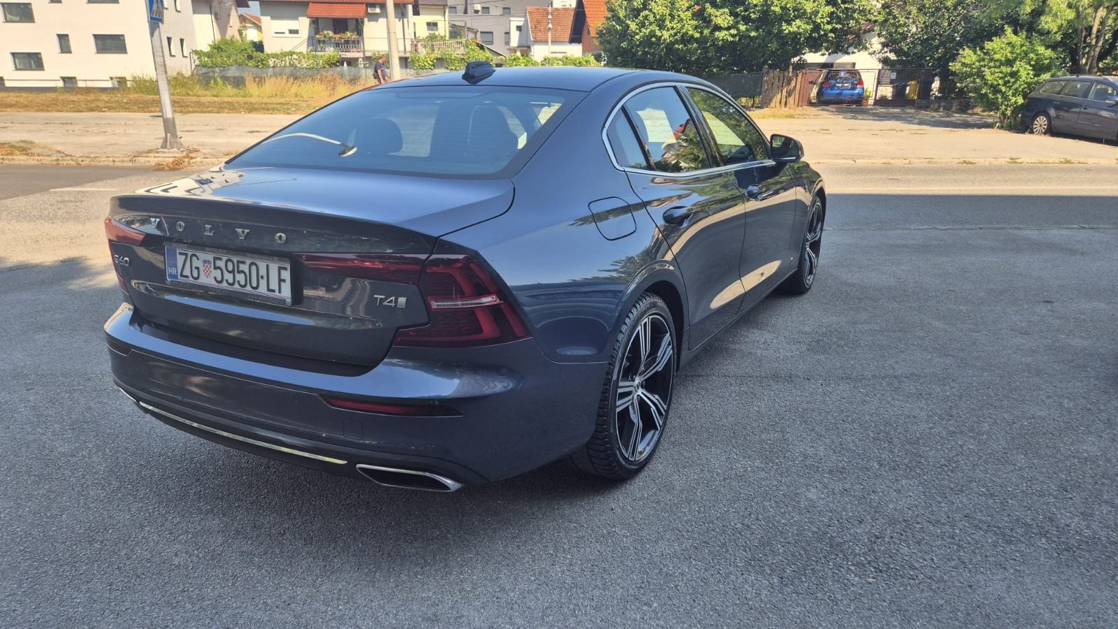Volvo S60 automatik B4 B inscription vrhunski kupljen u RH, fotografija 2