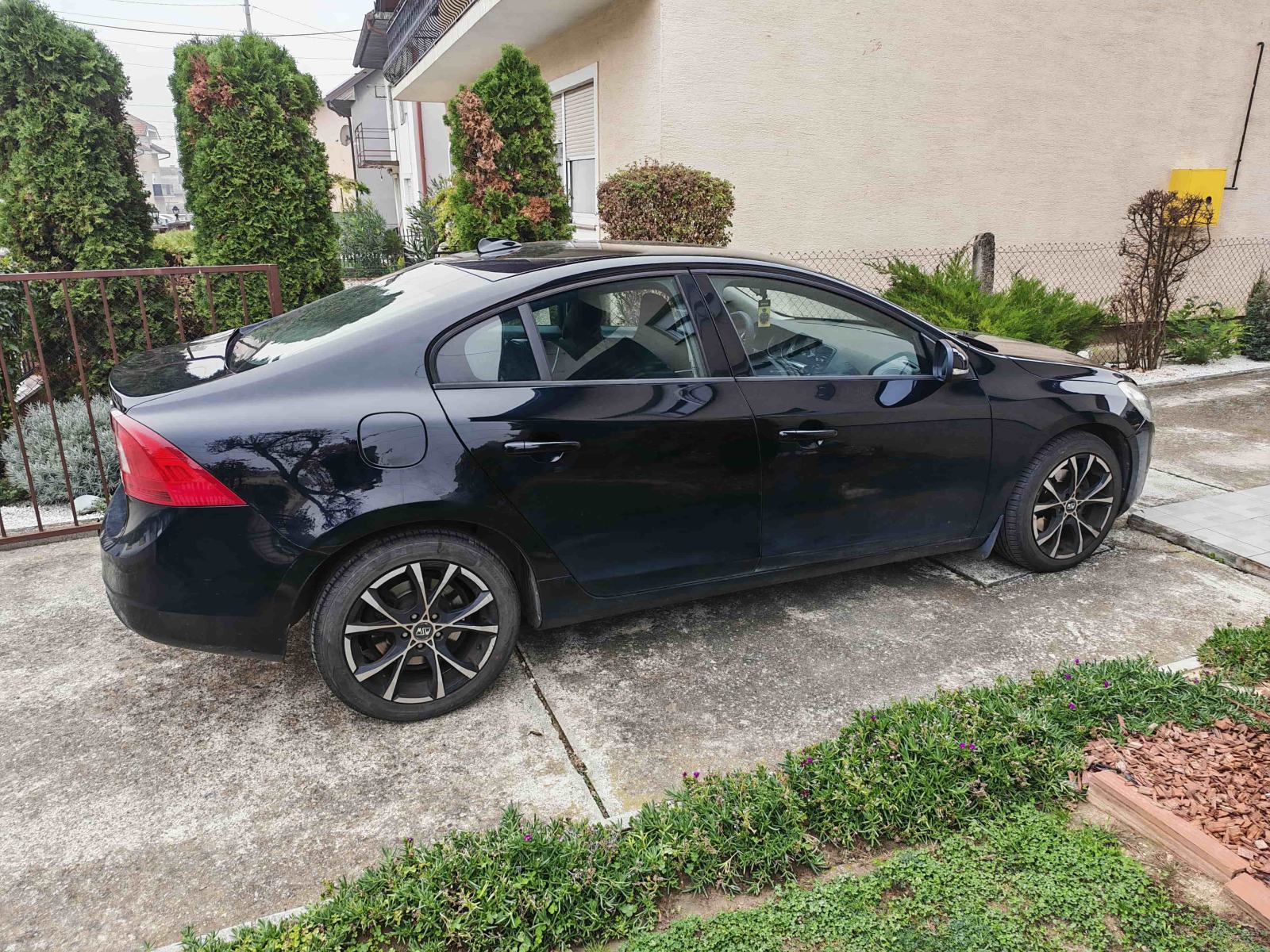 Volvo S60 DRIVe veliki servis, reg.godinu dana., fotografija 1