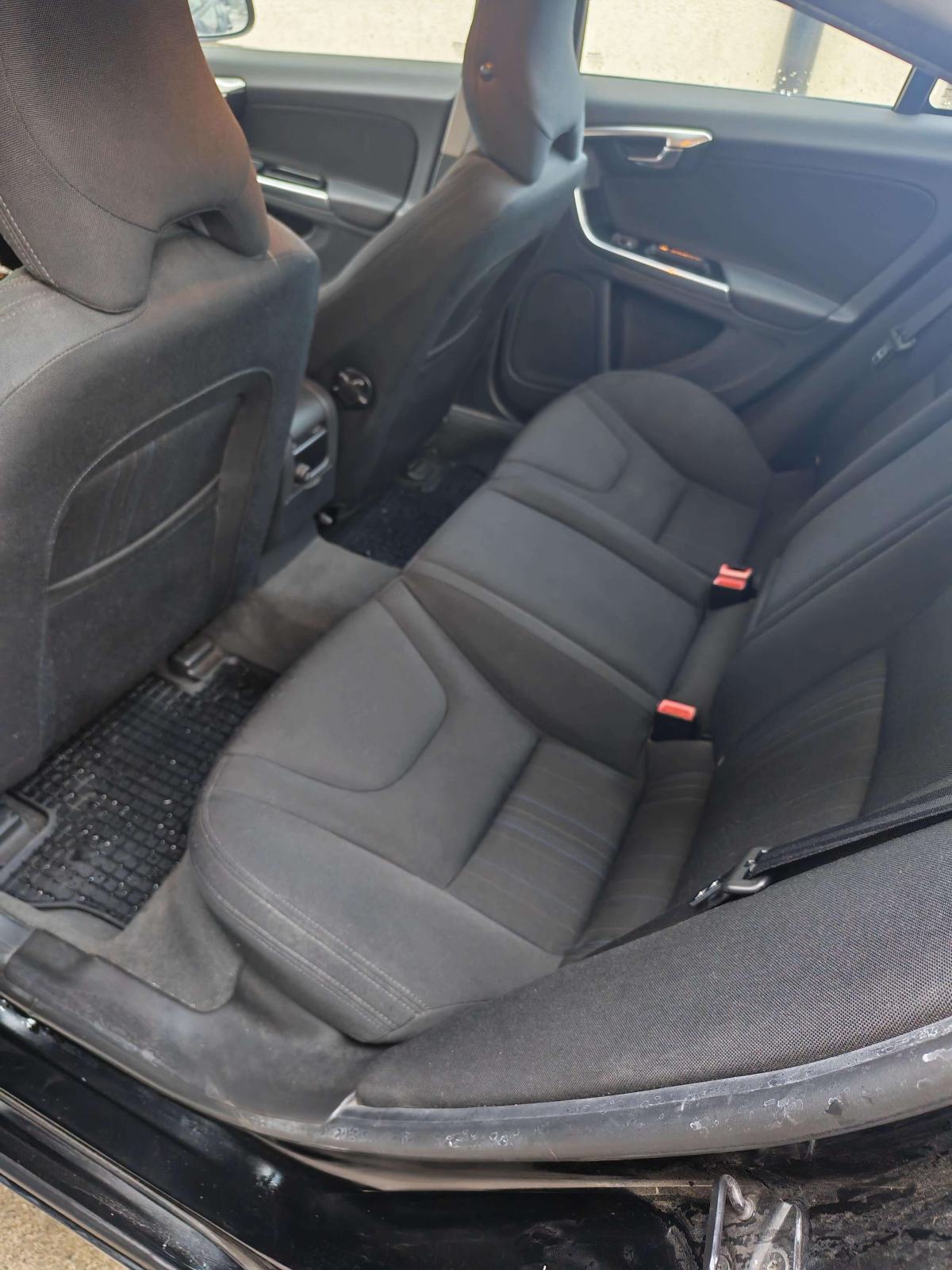 Volvo S60 DRIVe veliki servis, reg.godinu dana., fotografija 9