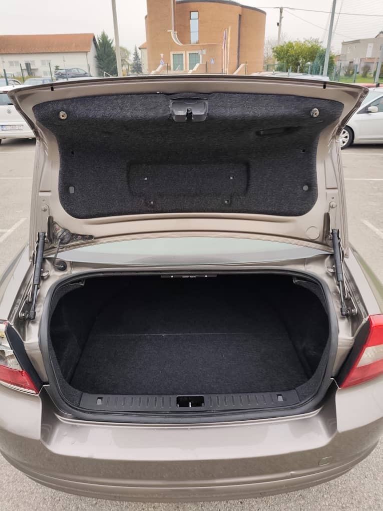 Volvo S80 2,4 D AUTOMATIK AUTO ODLICAN MOGUCA ZAMJENA, fotografija 2